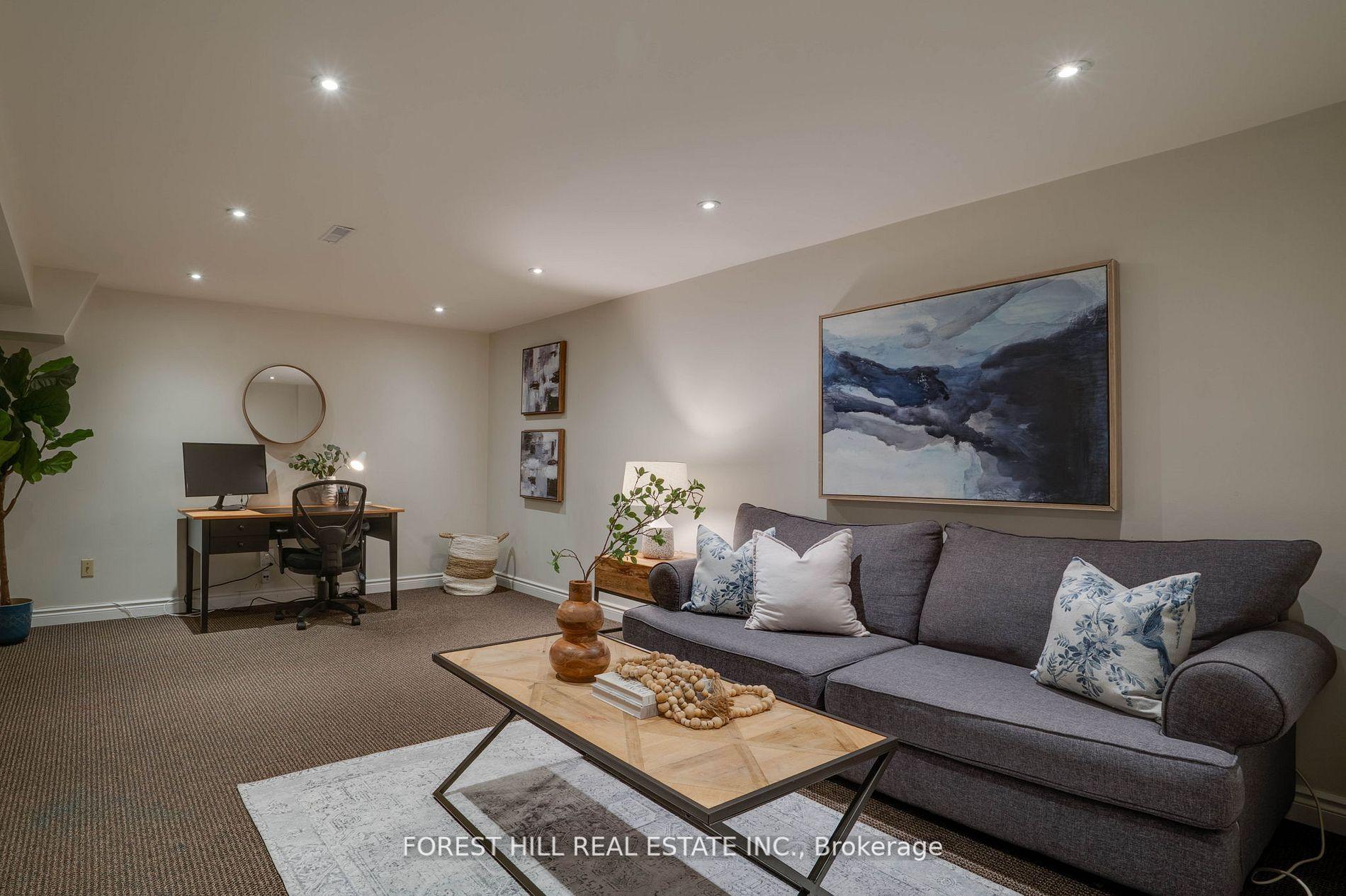 4 Bedrooms Condo at 11 Scenic Mill, Toronto For sale