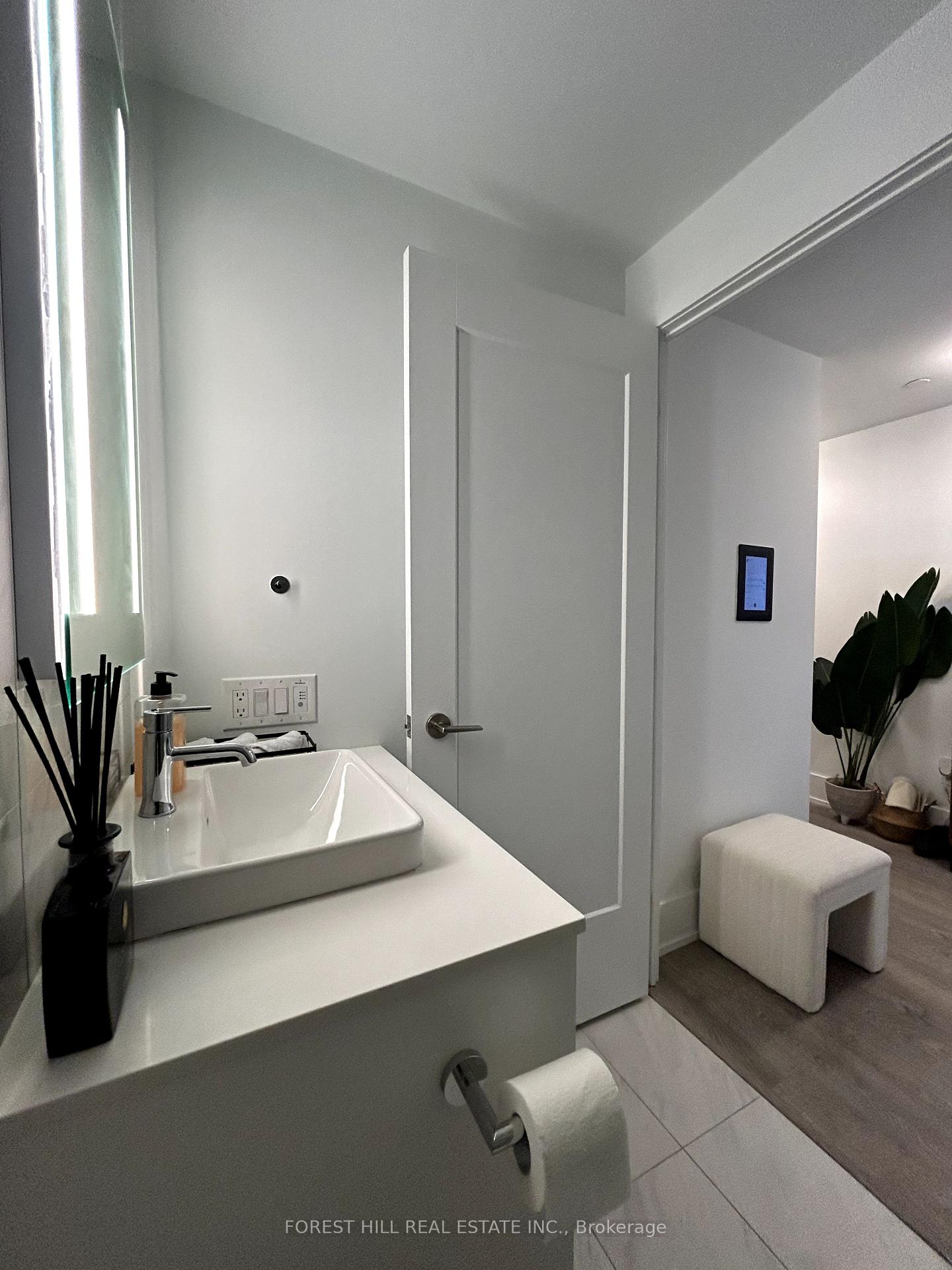 2 Bedrooms Condo at 480 Front,  Toronto For sale