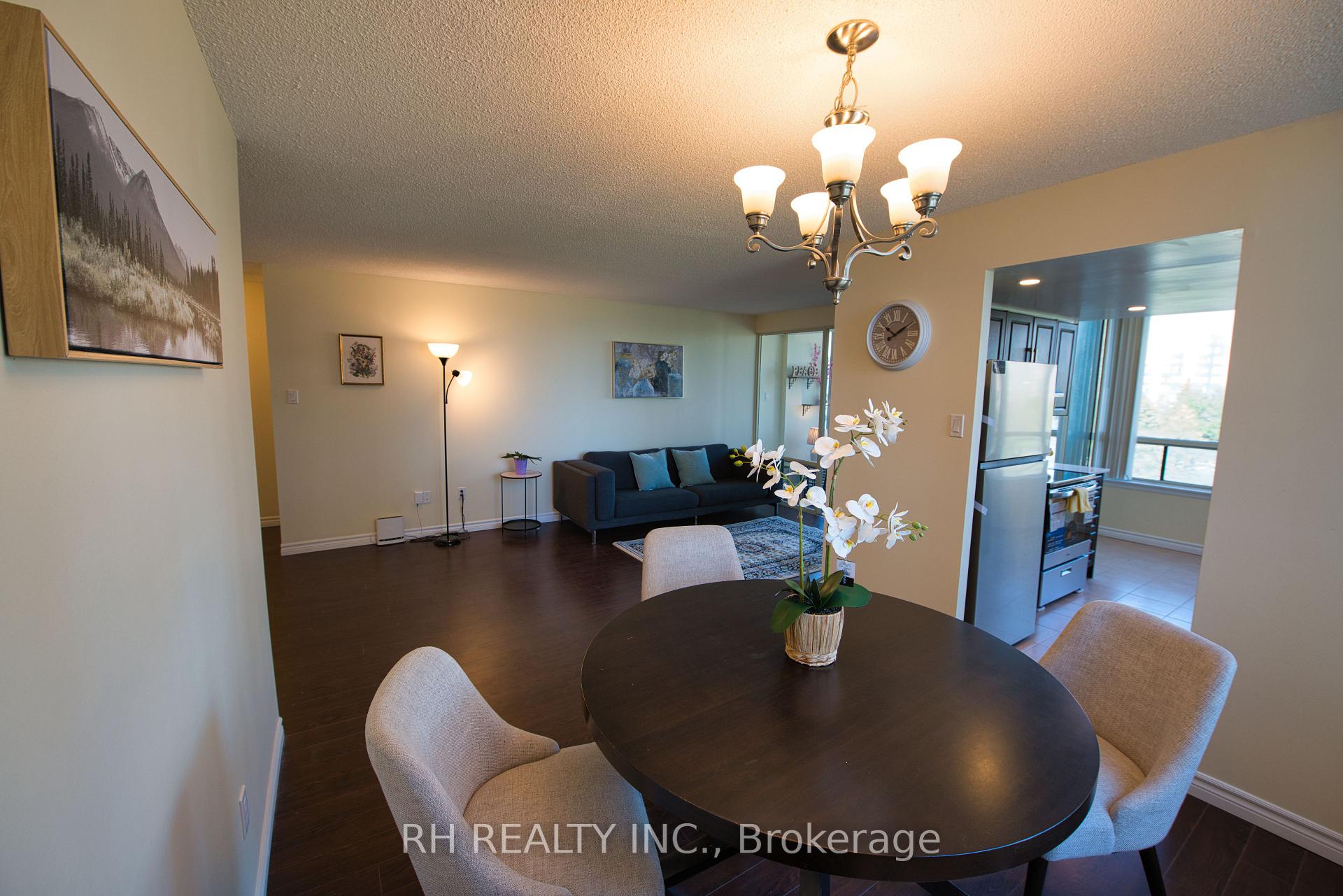 3 Bedrooms Condo at 300 Alton Towers,  Toronto For sale