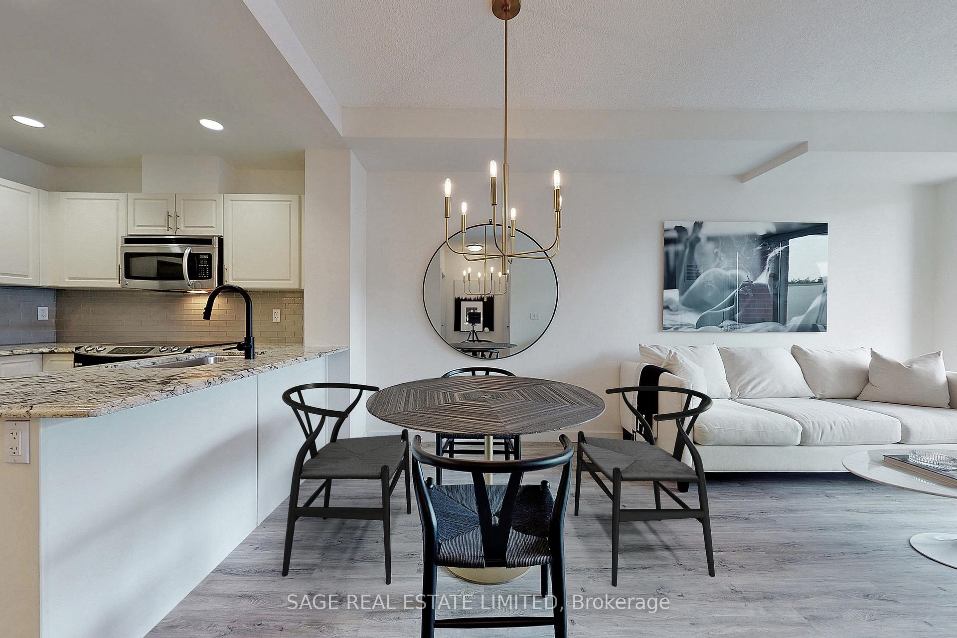 2 Bedrooms Condo at 551 Maple, Burlington For sale