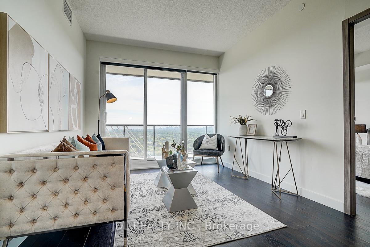3 Bedrooms Condo at 95 Mcmahon, Toronto For sale
