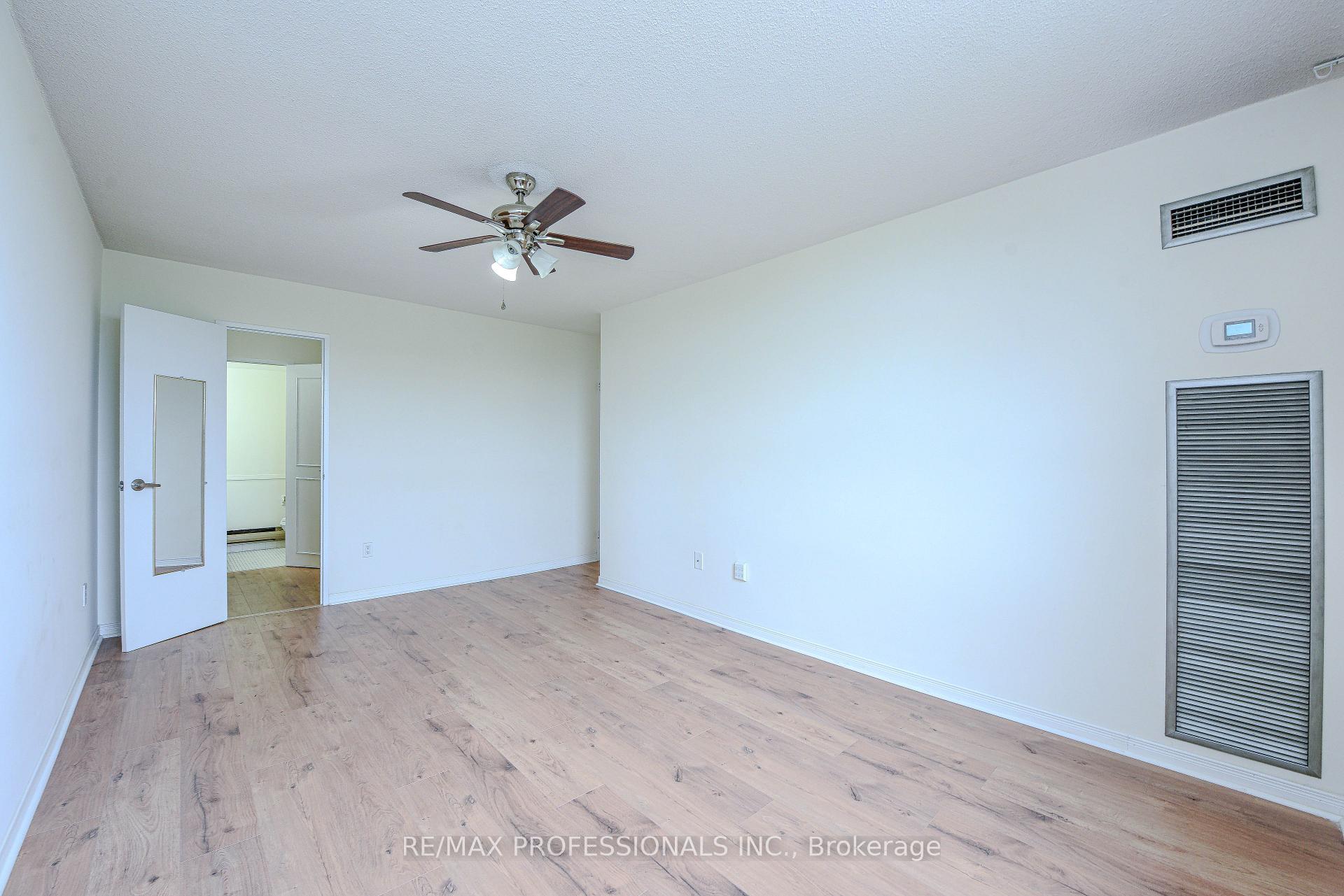 3 Bedrooms Condo at 362 The East Mall, Toronto For sale