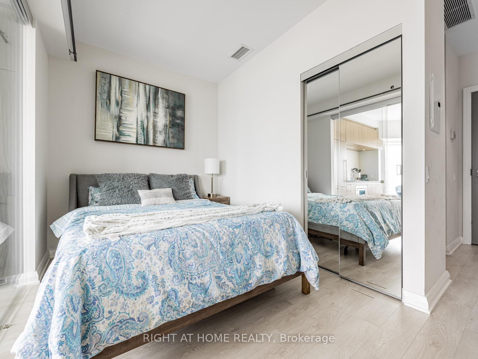 1 Bedroom Condo at 155 Yorkville, Toronto For sale