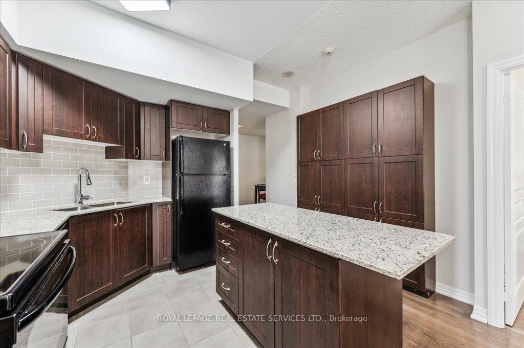 2 Bedrooms Condo at 1940 Ironstone, Burlington For sale