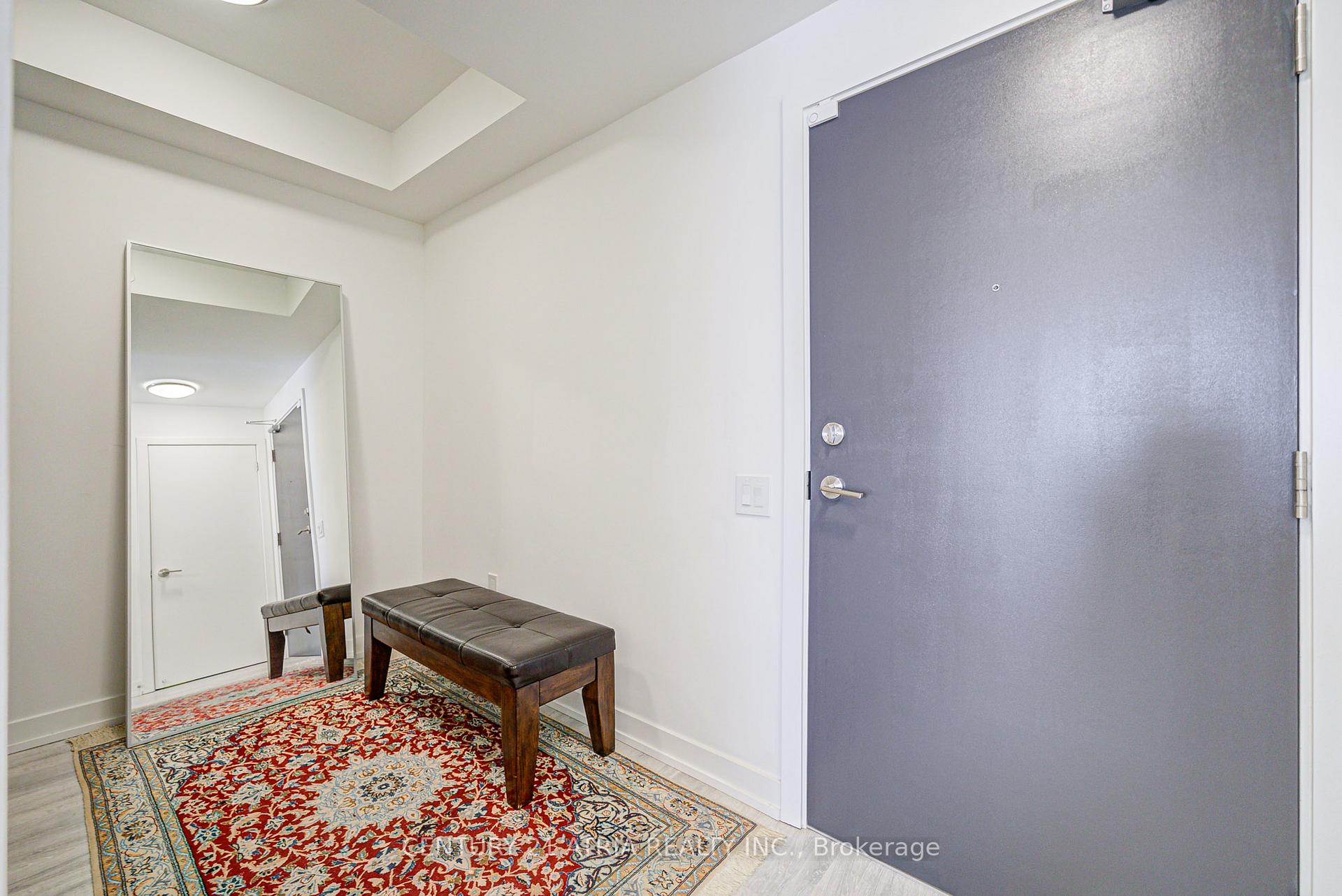 3 Bedrooms Condo at 7 Golden Lion, Toronto For sale