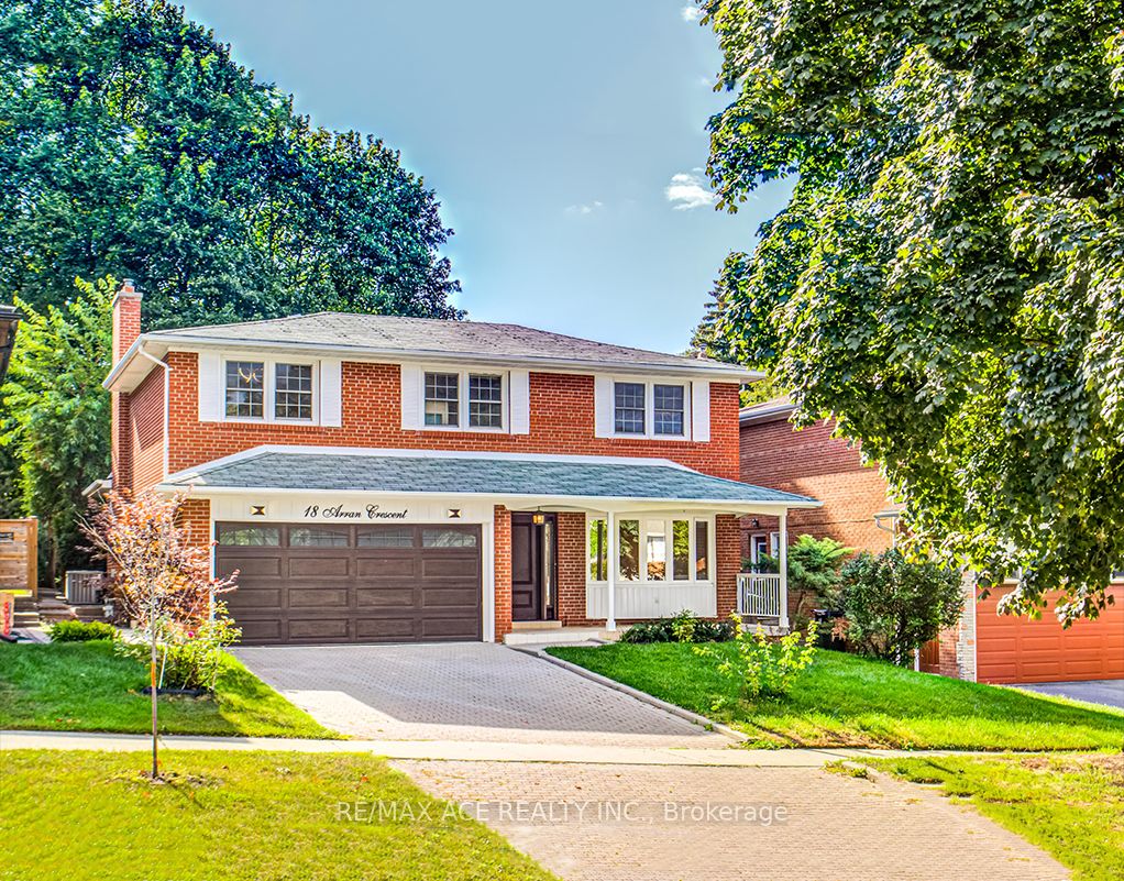 18 Arran Crescent, Toronto, ON M2M 2W9