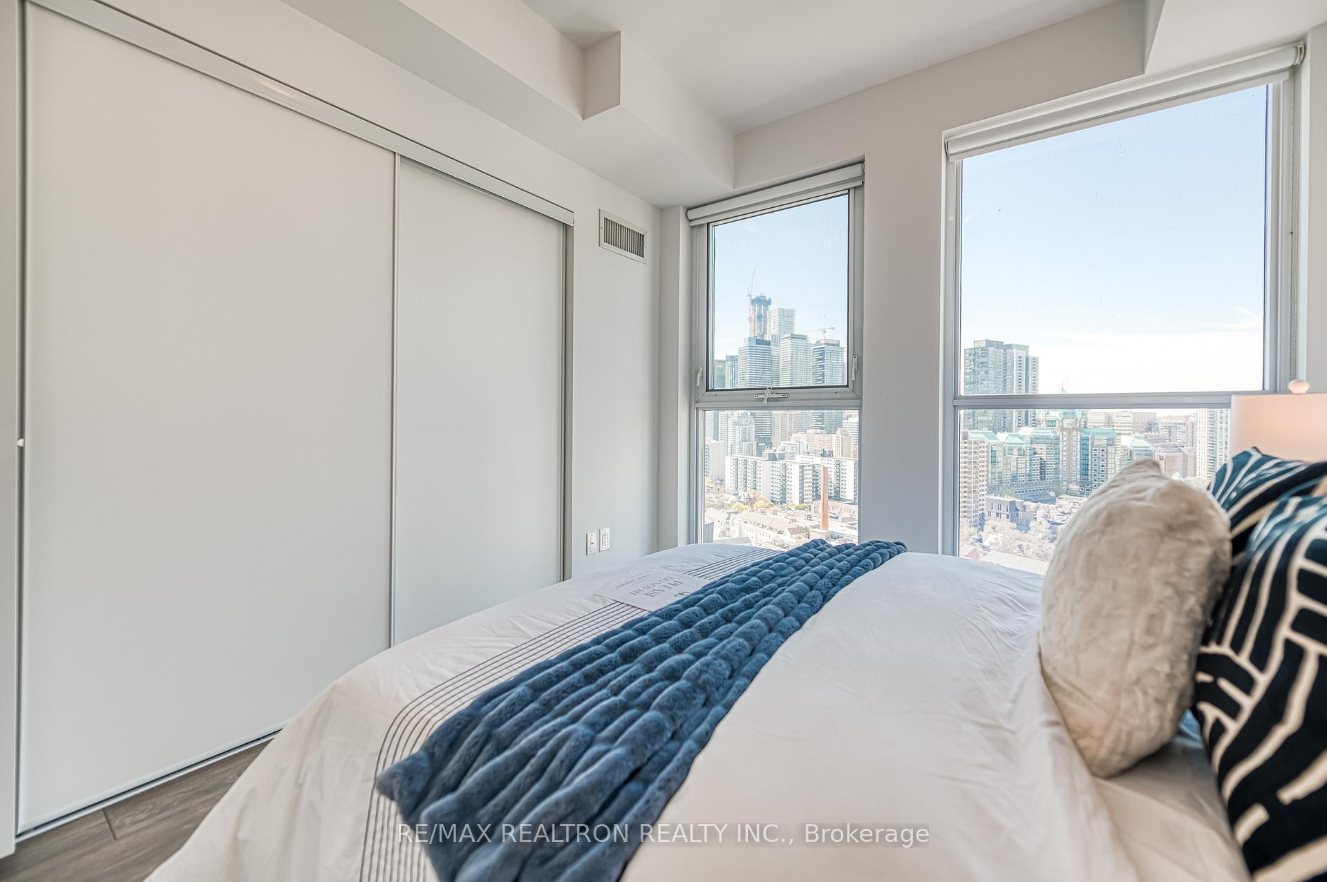 1 Bedroom Condo at 159 Wellesley,  Toronto For sale