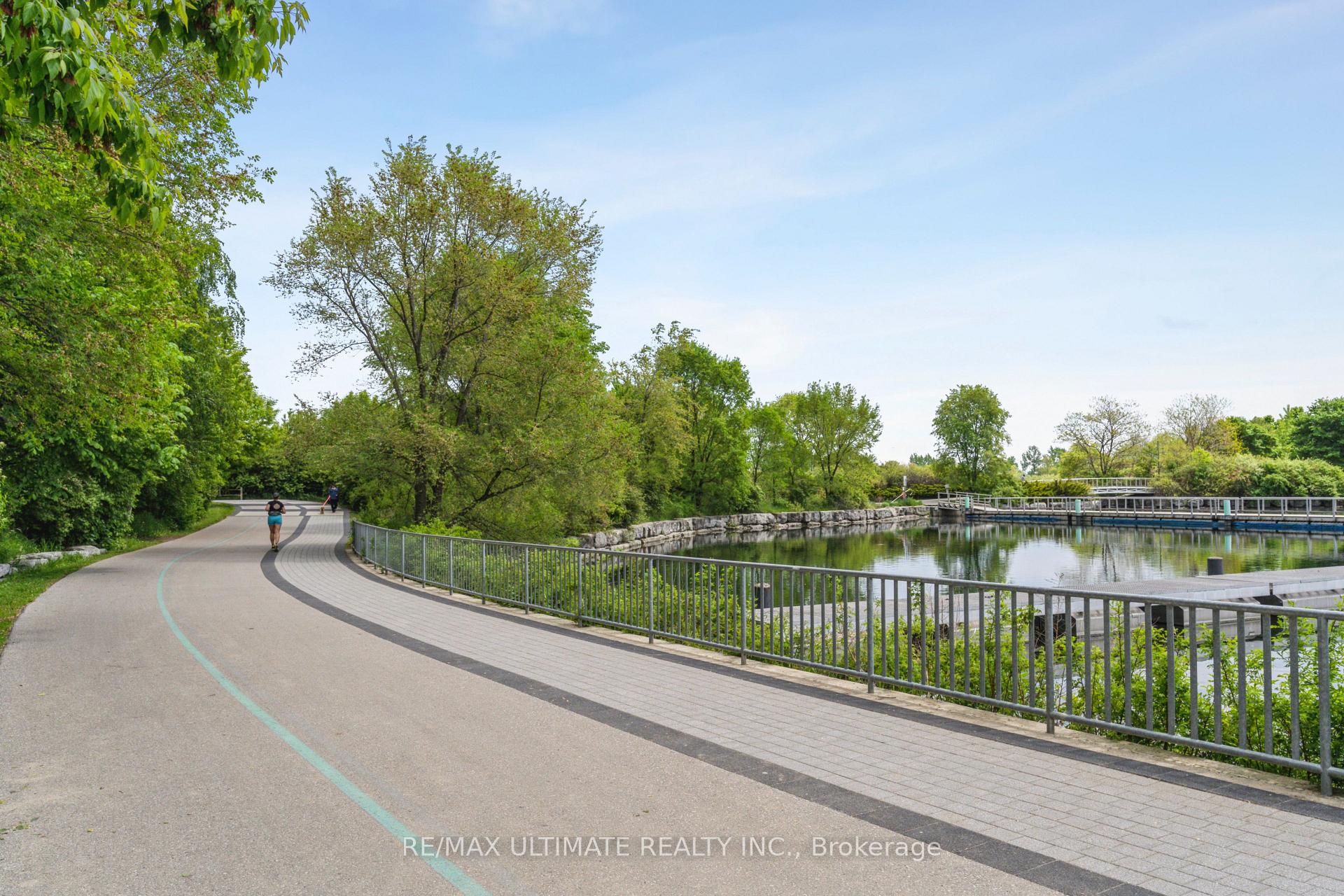 2 Bedrooms Condo at 33 Shore Breeze, Toronto For sale