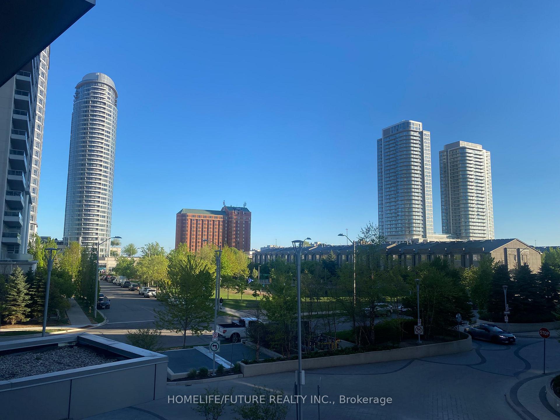 2 Bedrooms Condo at 225 Village Green, Toronto For sale