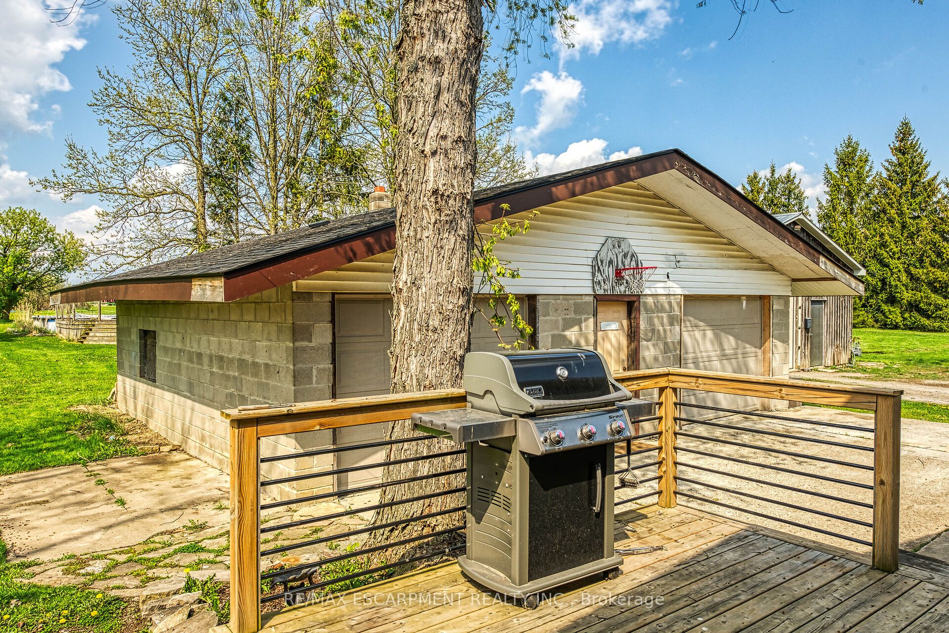 1214 Golf Club Road