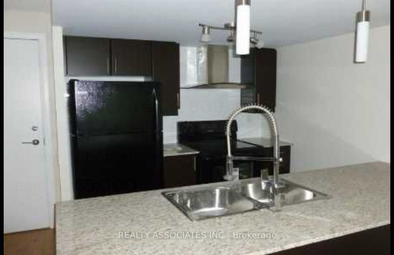 2 Bedrooms Condo at 25 Town Centre, Toronto For sale