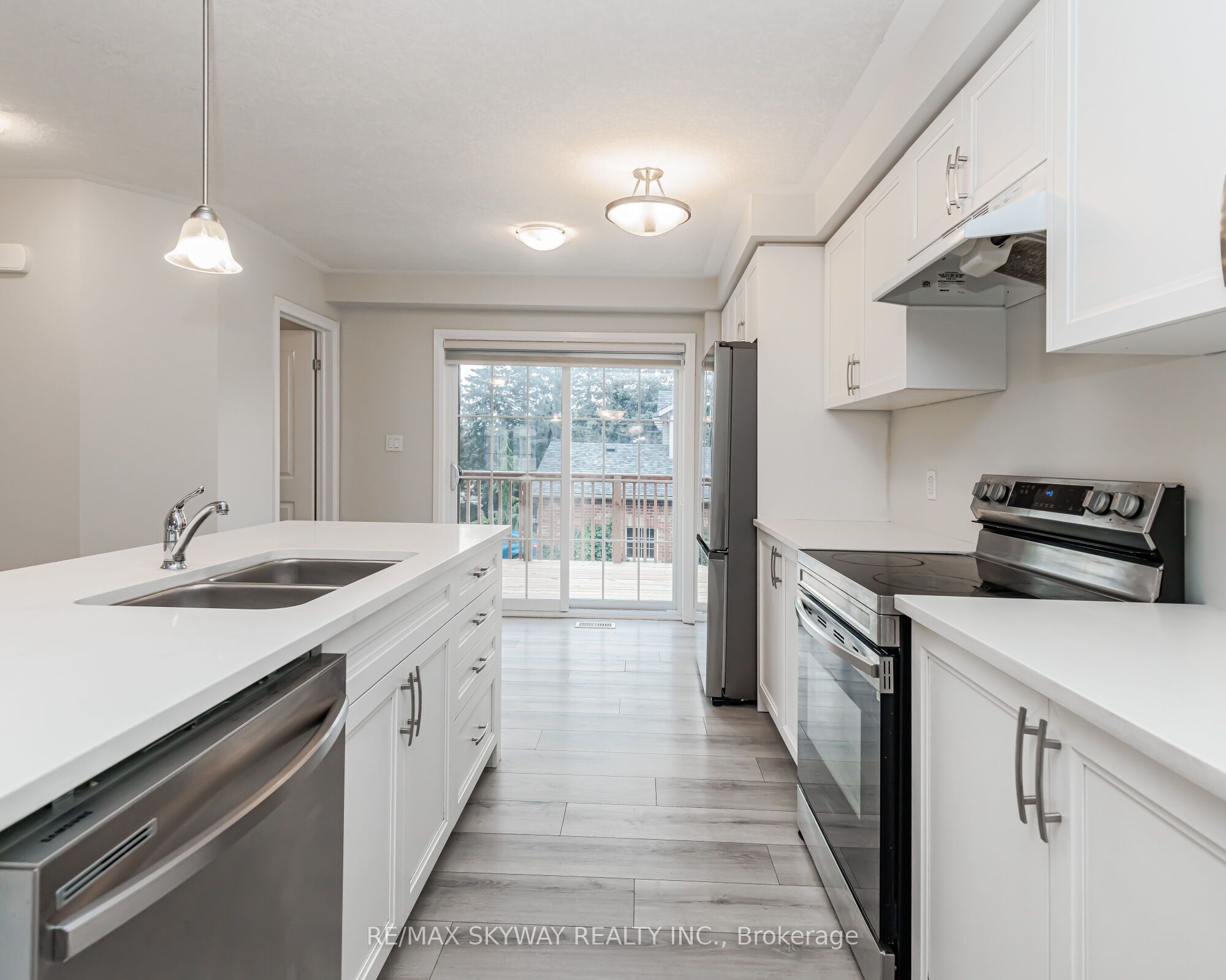 311 Woolwich Street, #5