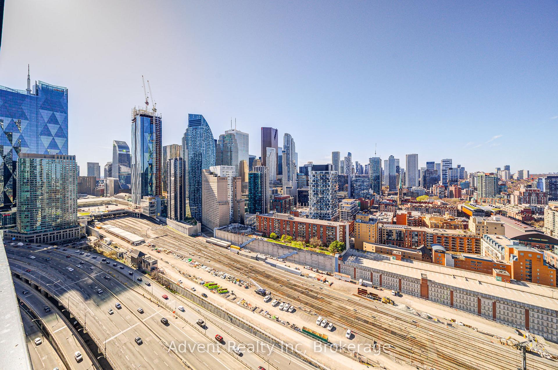 2 Bedrooms Condo at 55 Cooper,  Toronto For sale