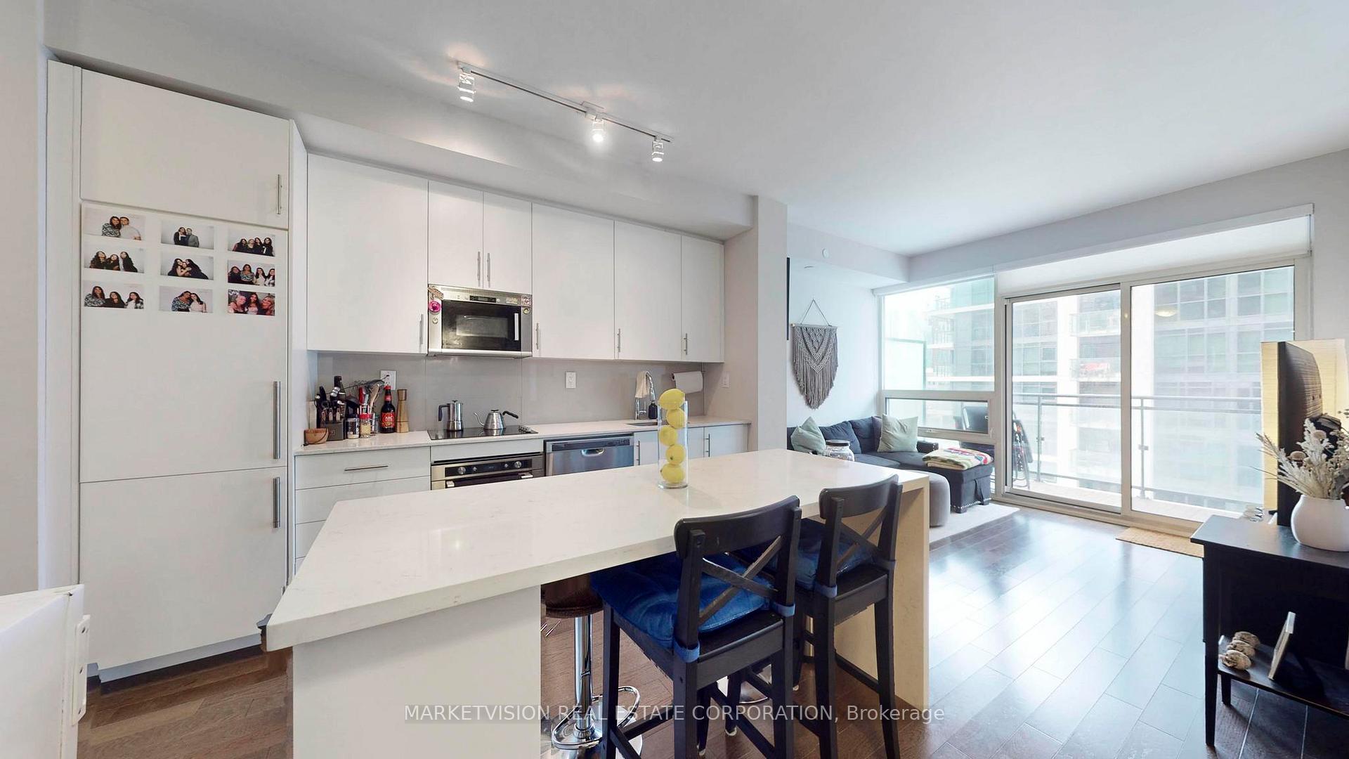1 Bedroom Condo at 460 Adelaide,  Toronto For sale