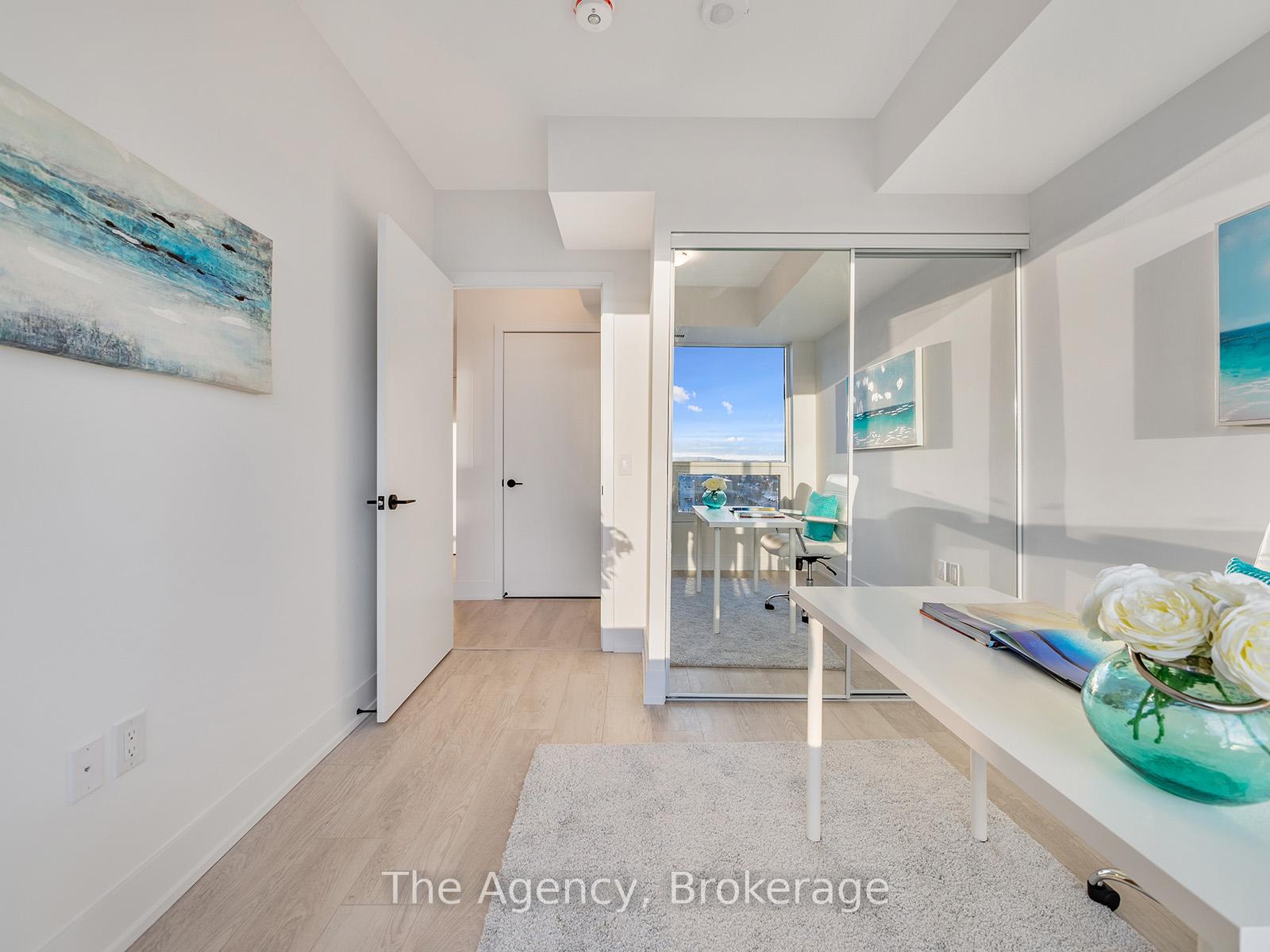 2 Bedrooms Condo at 2450 Old Bronte, Oakville For sale
