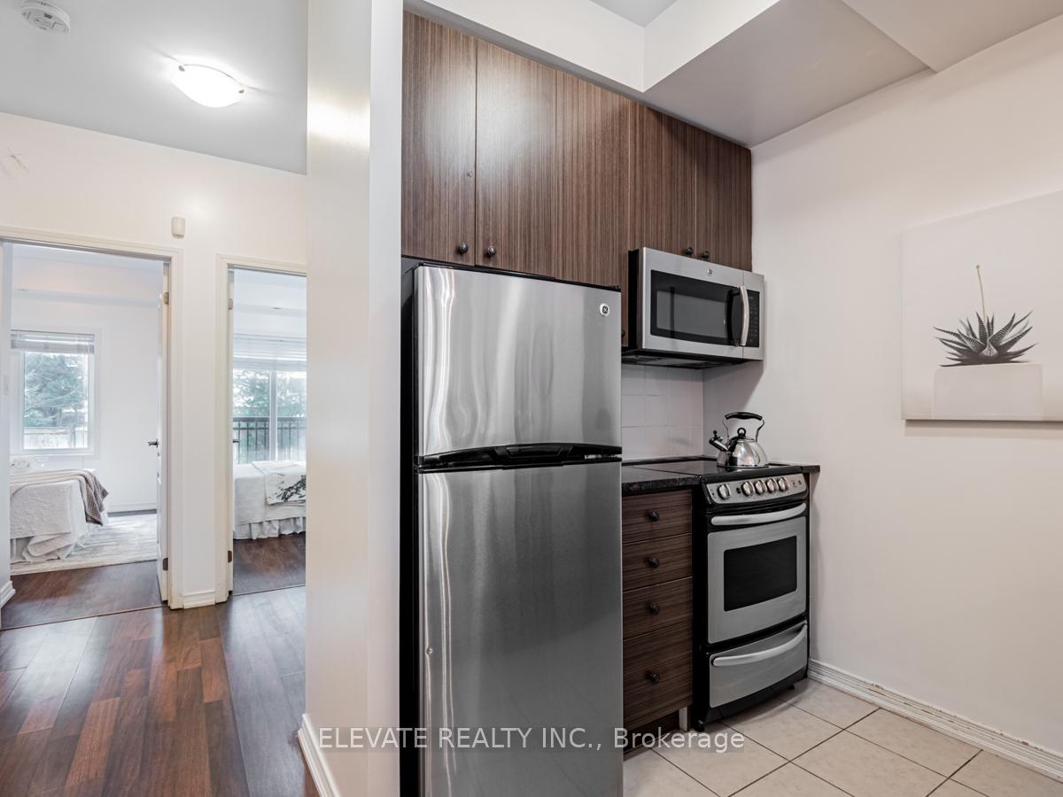 2 Bedrooms Condo at 15 Coneflower, Toronto For sale
