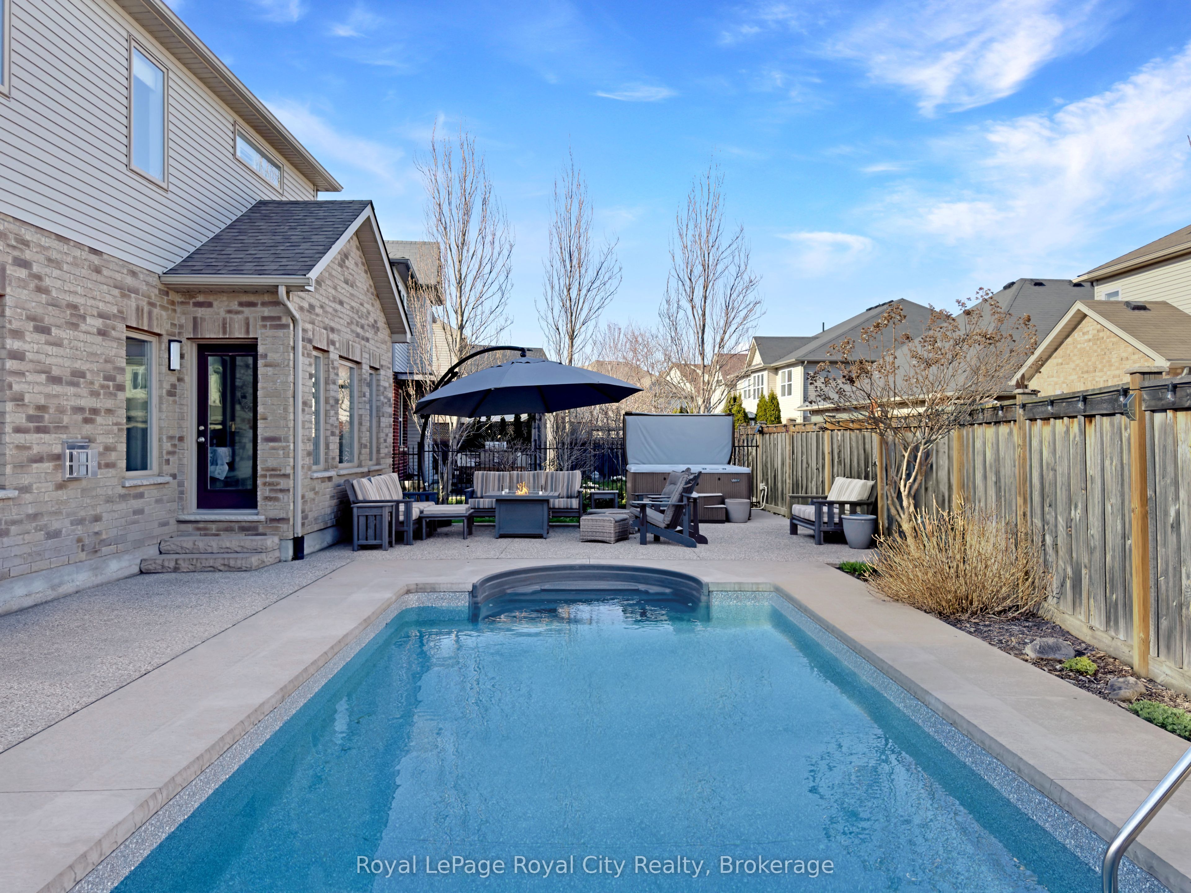 213 Tremaine Crescent