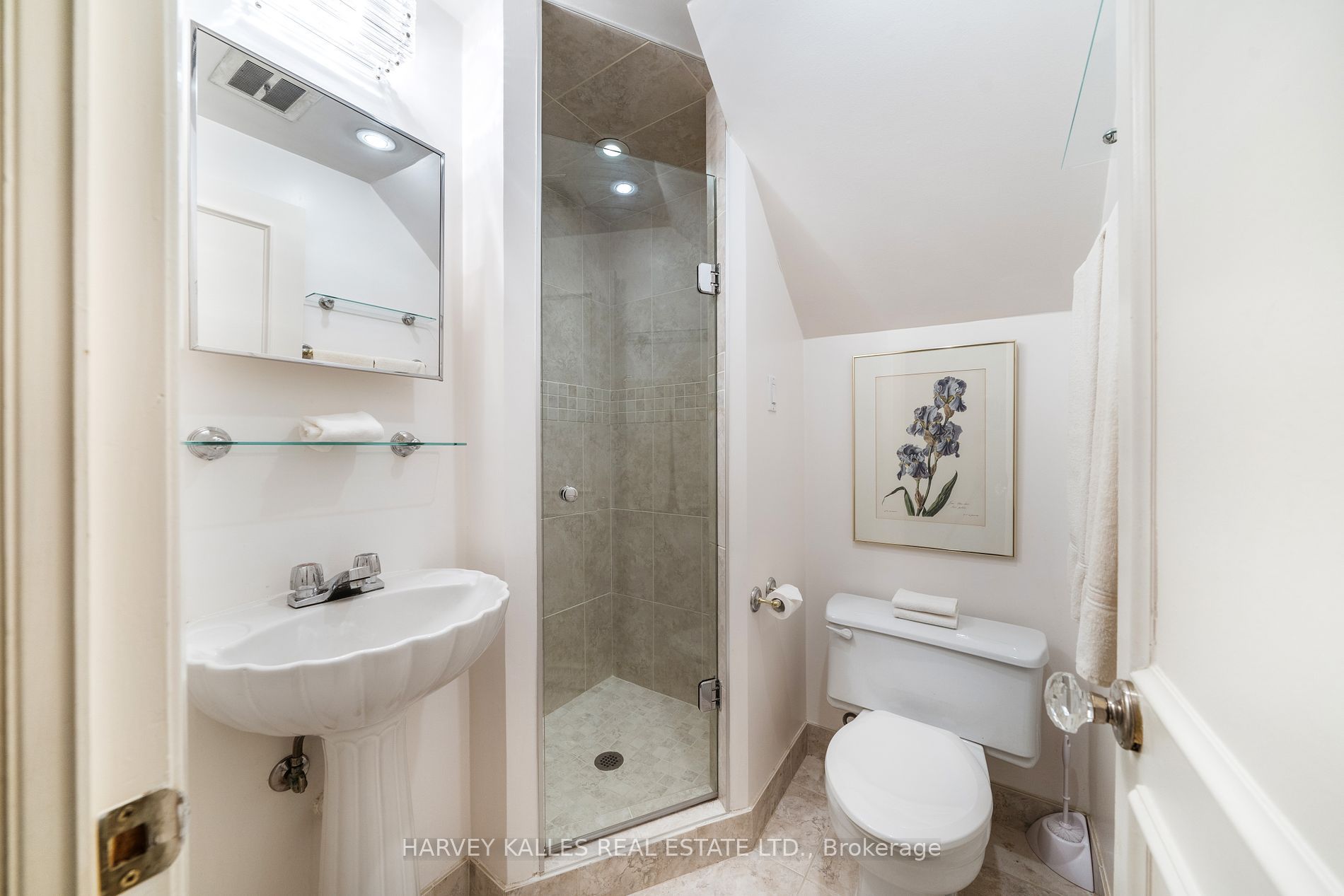 46 Clarendon Avenue