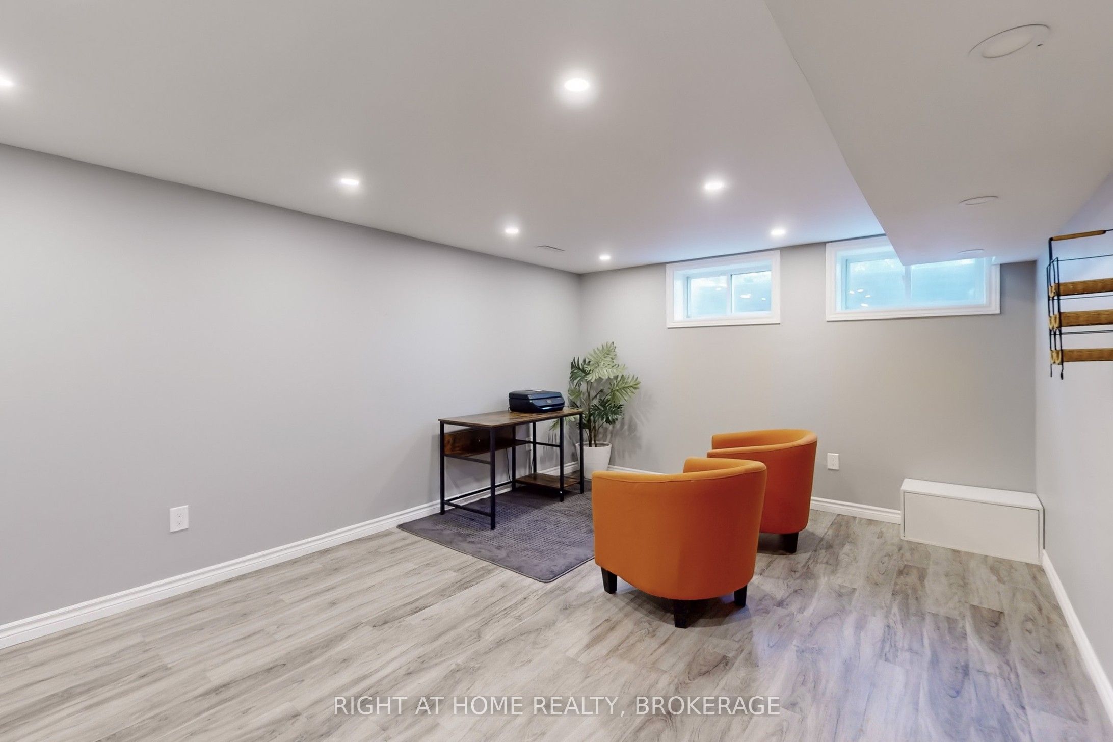 2373 maryvale Court E