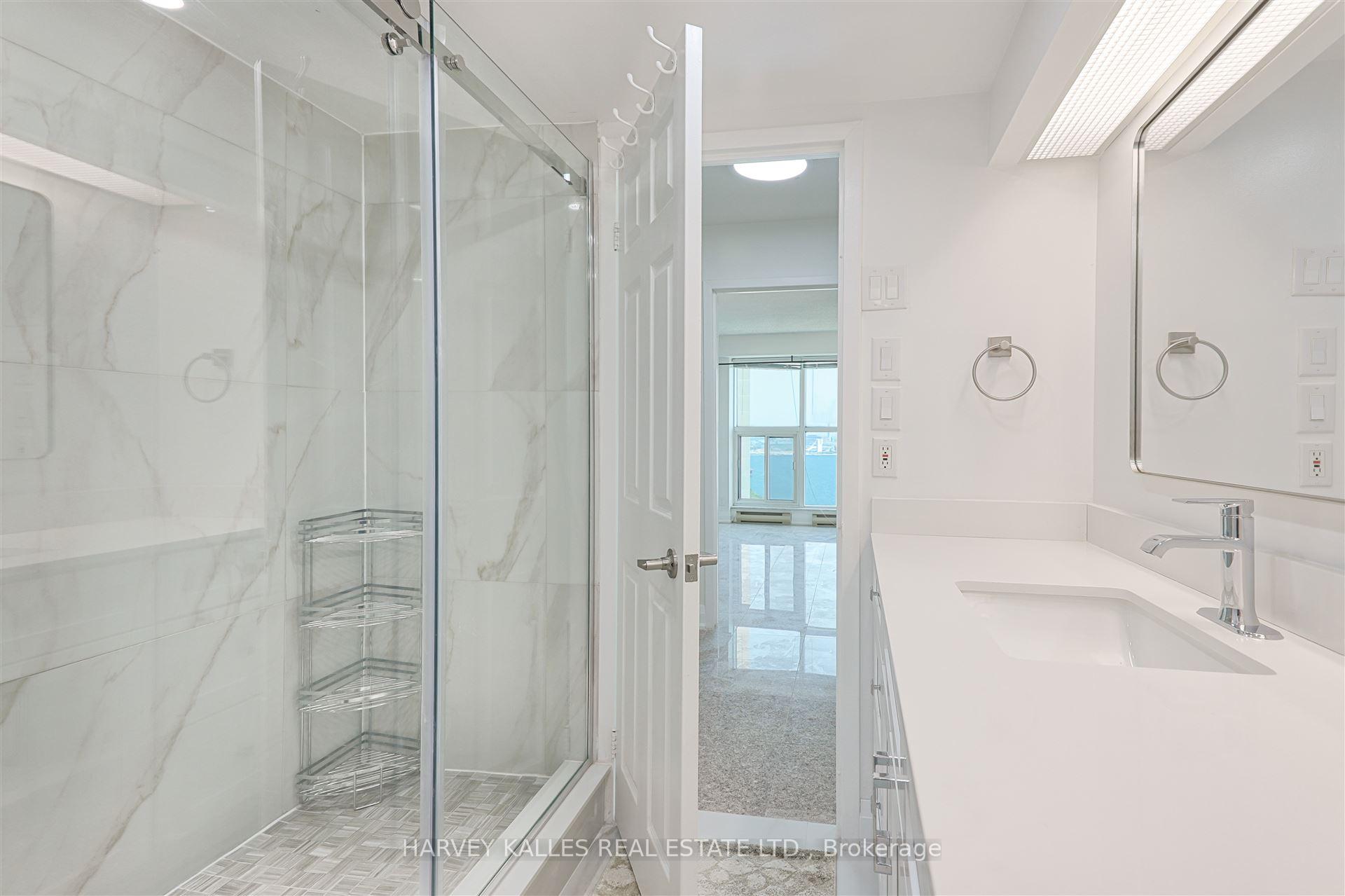 99 Harbour Square 2506