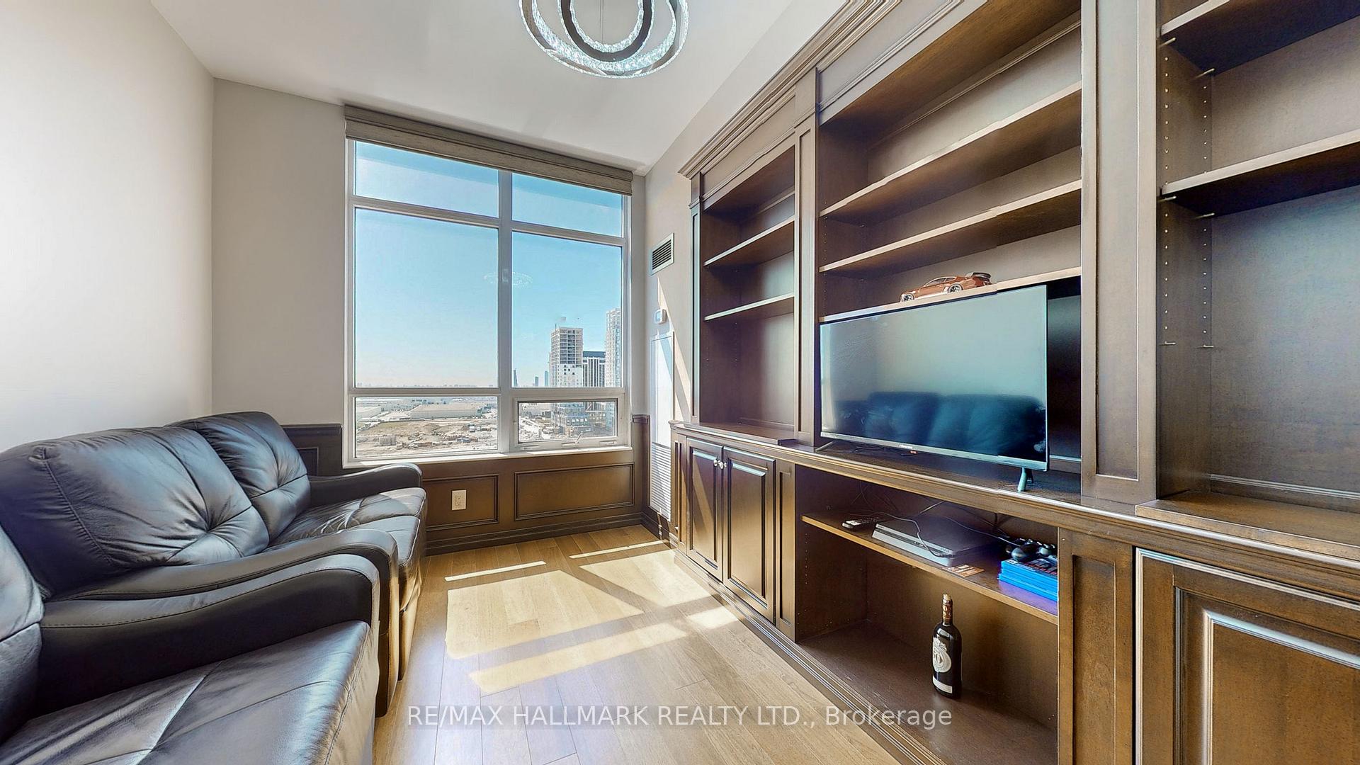 3 Bedrooms Condo at 9245 Jane, Vaughan For sale