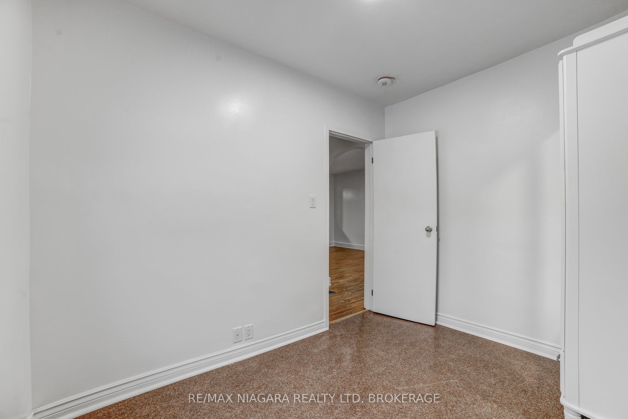 6704 Ailanthus Avenue #MAIN, Niagara Falls 217 - Arad/Fallsview
