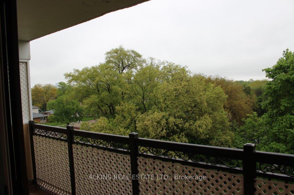 2 Bedrooms Co-op at 557 The East Mall, Toronto For sale