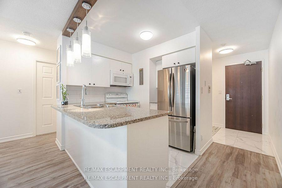 1 Bedroom Condo at 335 Rathburn, Mississauga For sale