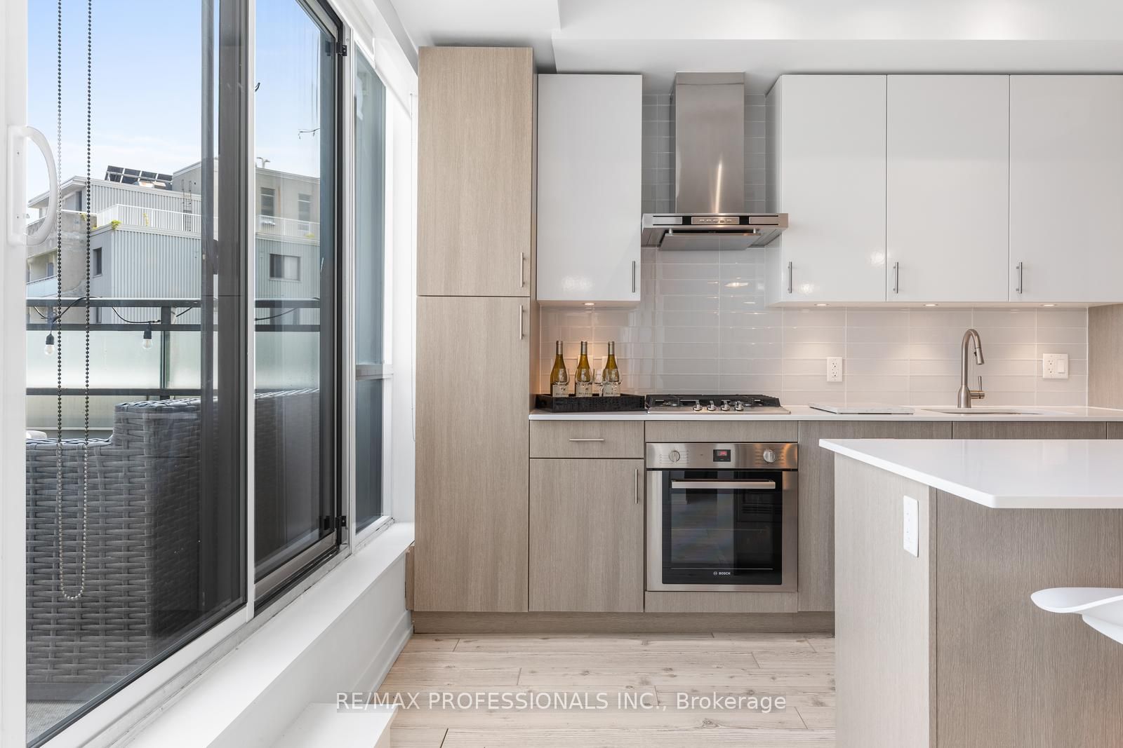 38 Howard Park, #714