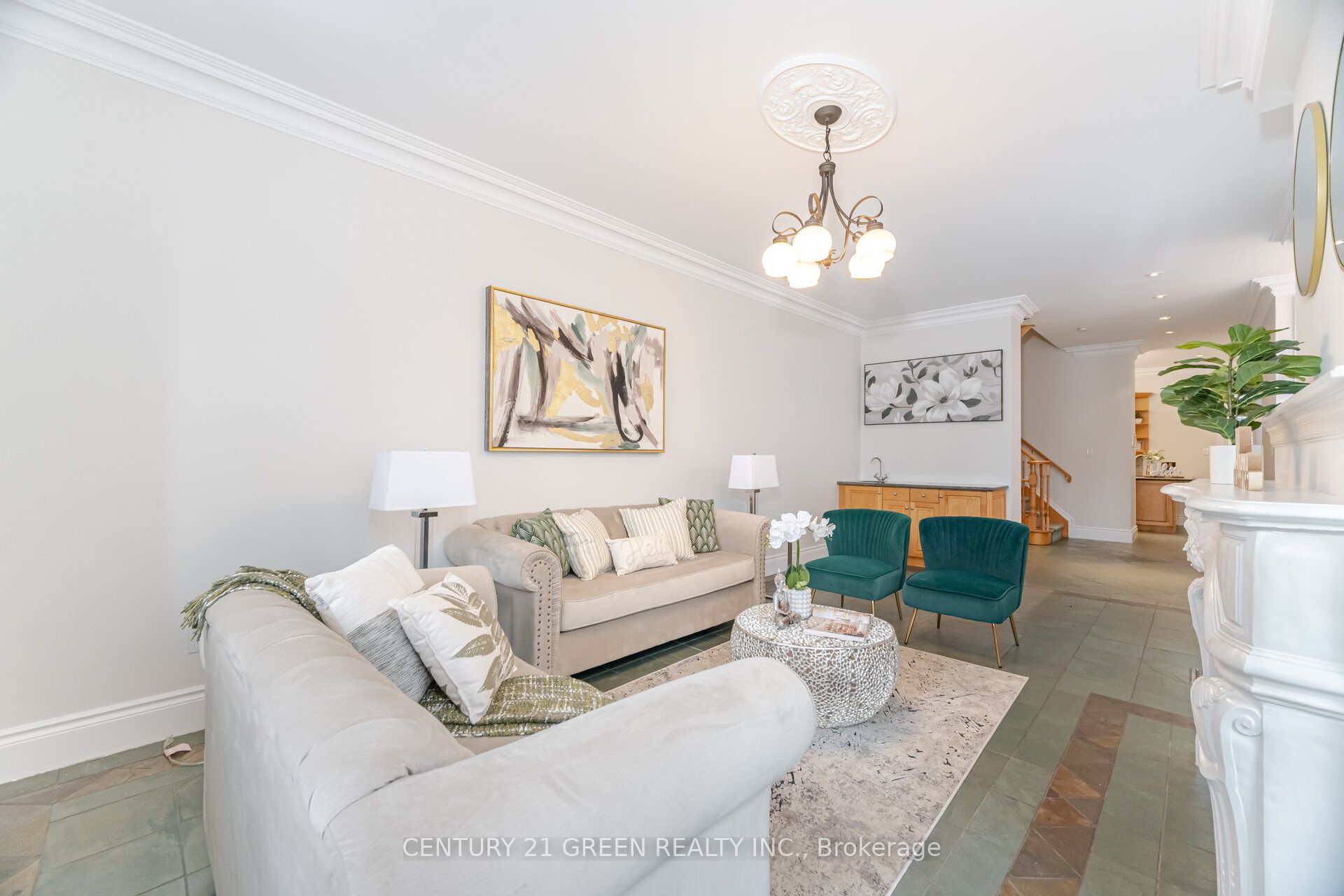 135 Glenmount Park Road, Toronto, ON M4E 2N3