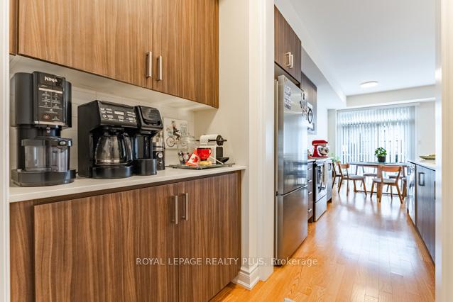 #156 – 12 Edward Horton Crescent, Toronto, ON M8Z 0E5