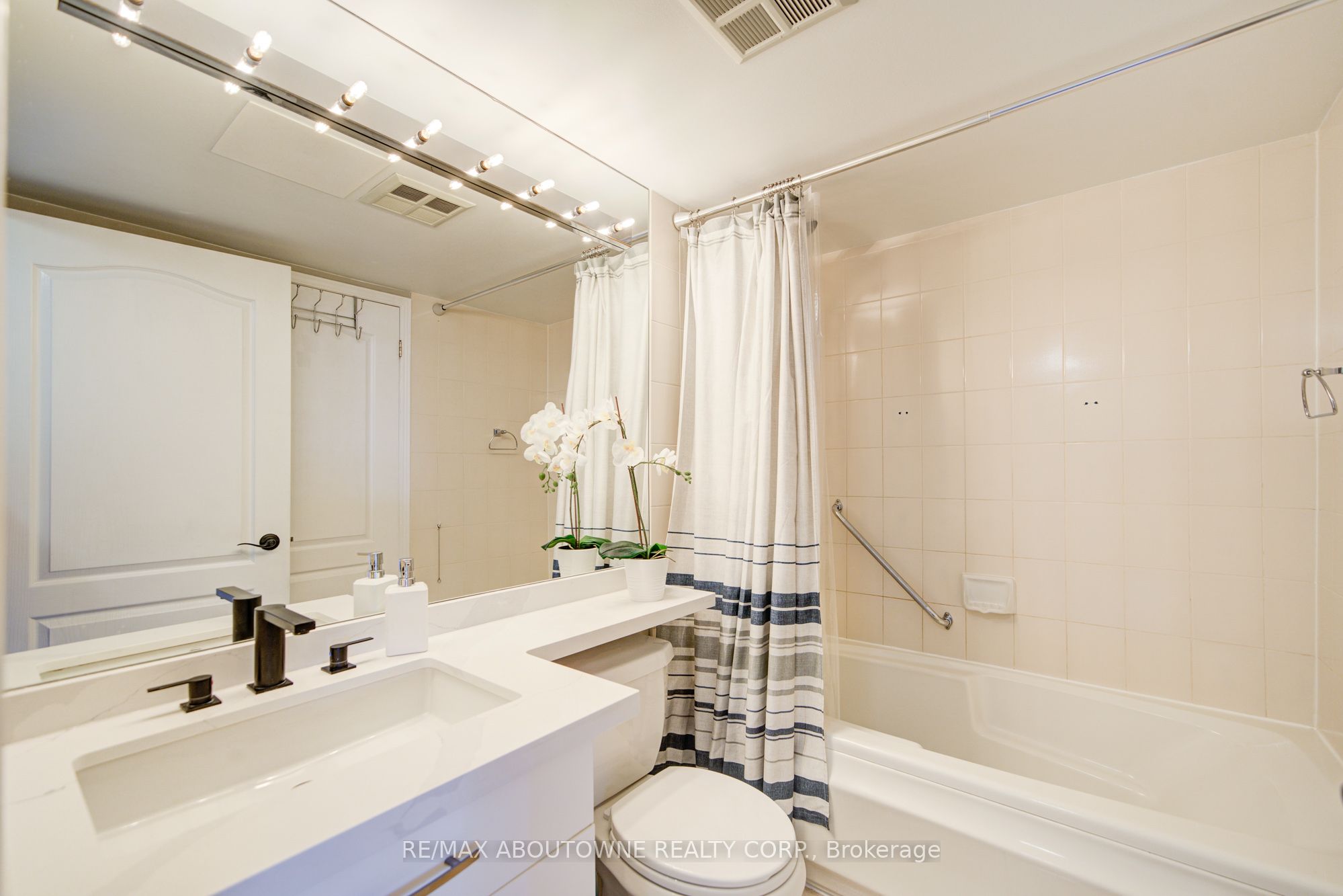 1276 Maple Crossing Boulevard, #1008