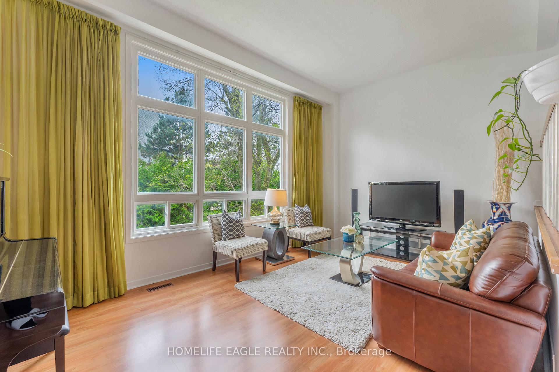 4 Bedrooms Condo at 3000 Midland, Toronto For sale