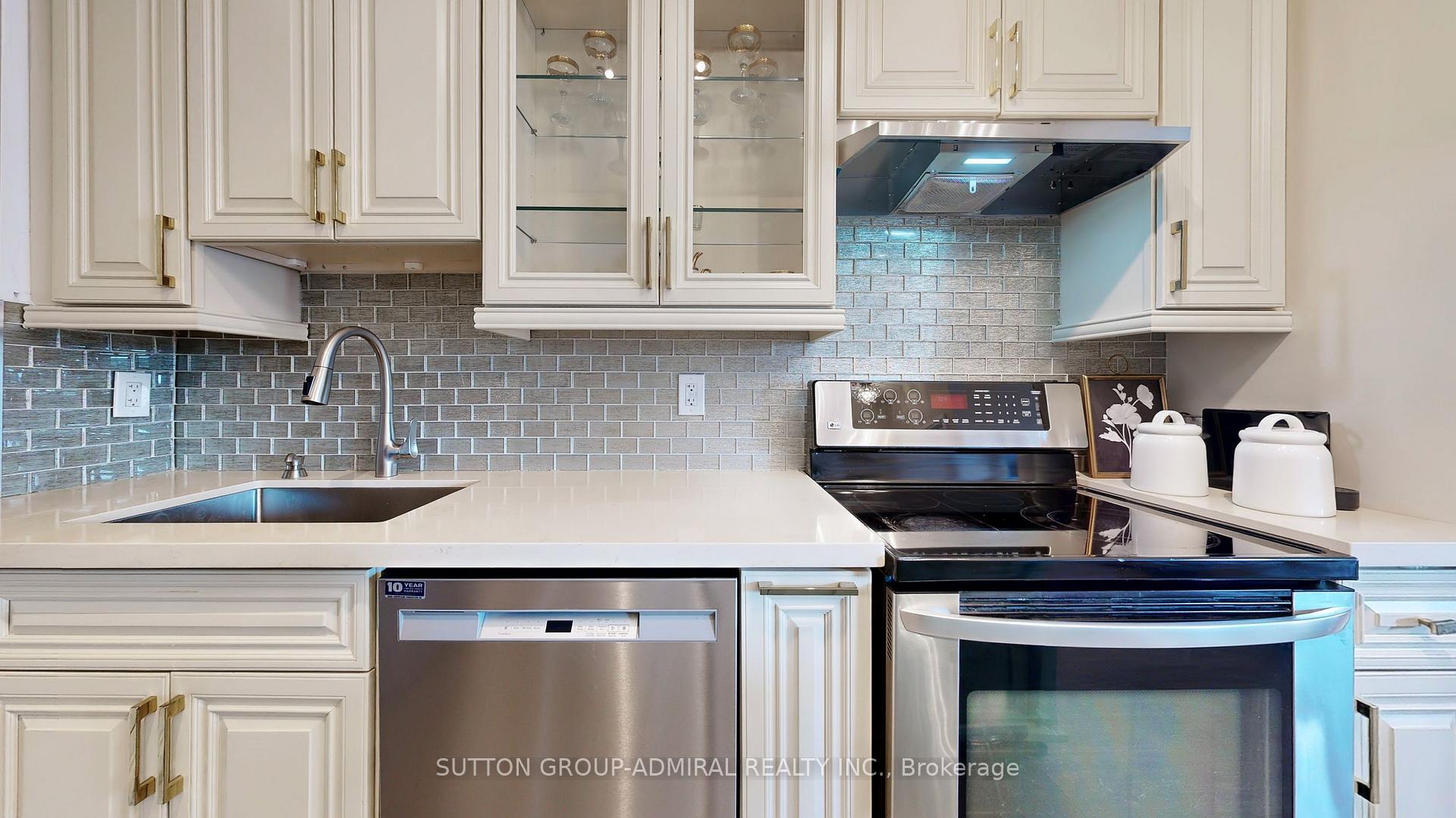 1 Bedroom Condo at 7890 Bathurst, Vaughan For sale