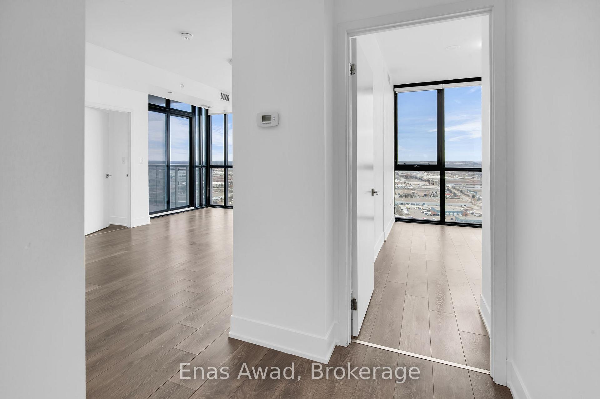 2 Bedrooms Condo at 2916 Highway 7,  Vaughan For sale