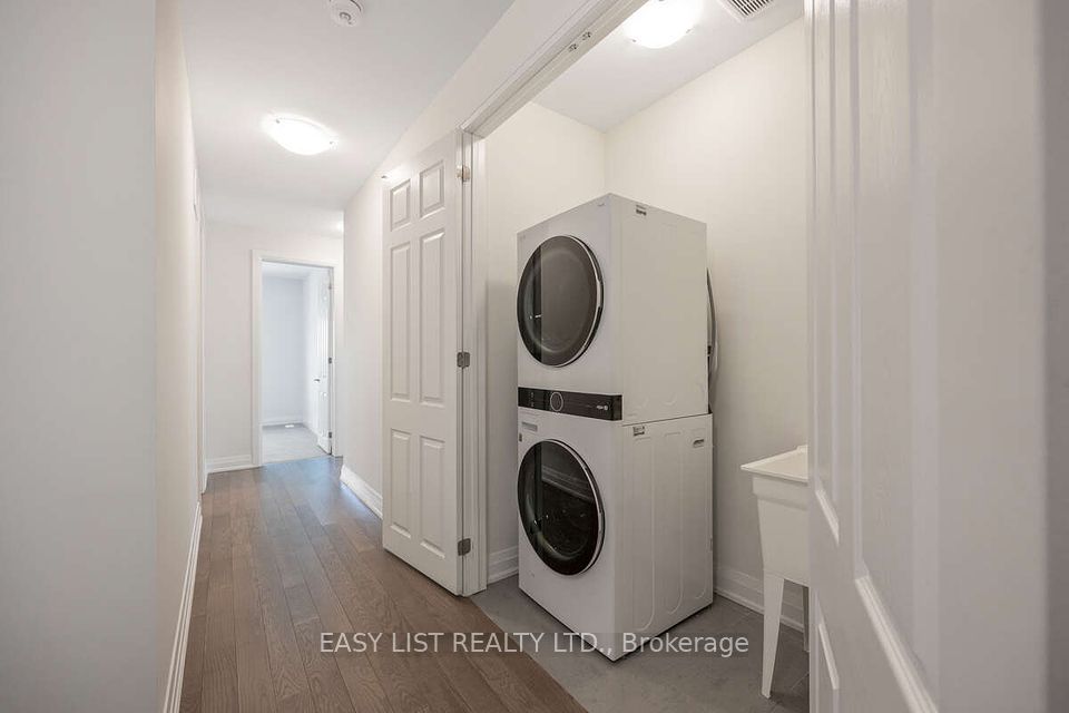 https://trreb-image.ampre.ca/etx8qHJNdTyM835yzvI5G9U4WWlQctuFdRHeyQj8crE/rs:fit:960:960/wm:.5:so:0:50:.4/wmsh:10/wmt:PHNwYW4gZm9yZWdyb3VuZD0nd2hpdGUnIGZvbnQ9JzY4Jz5FQVNZIExJU1QgUkVBTFRZIExURC4sIEJyb2tlcmFnZTwvc3Bhbj4/L3RycmViL2xpc3RpbmdzLzQwLzczLzE0LzMwL3AvNmQ4NjFlMjQtM2ExOC00M2Y4LTk5MmYtYTRjMDRlMmZkYzA5LmpwZw.jpg