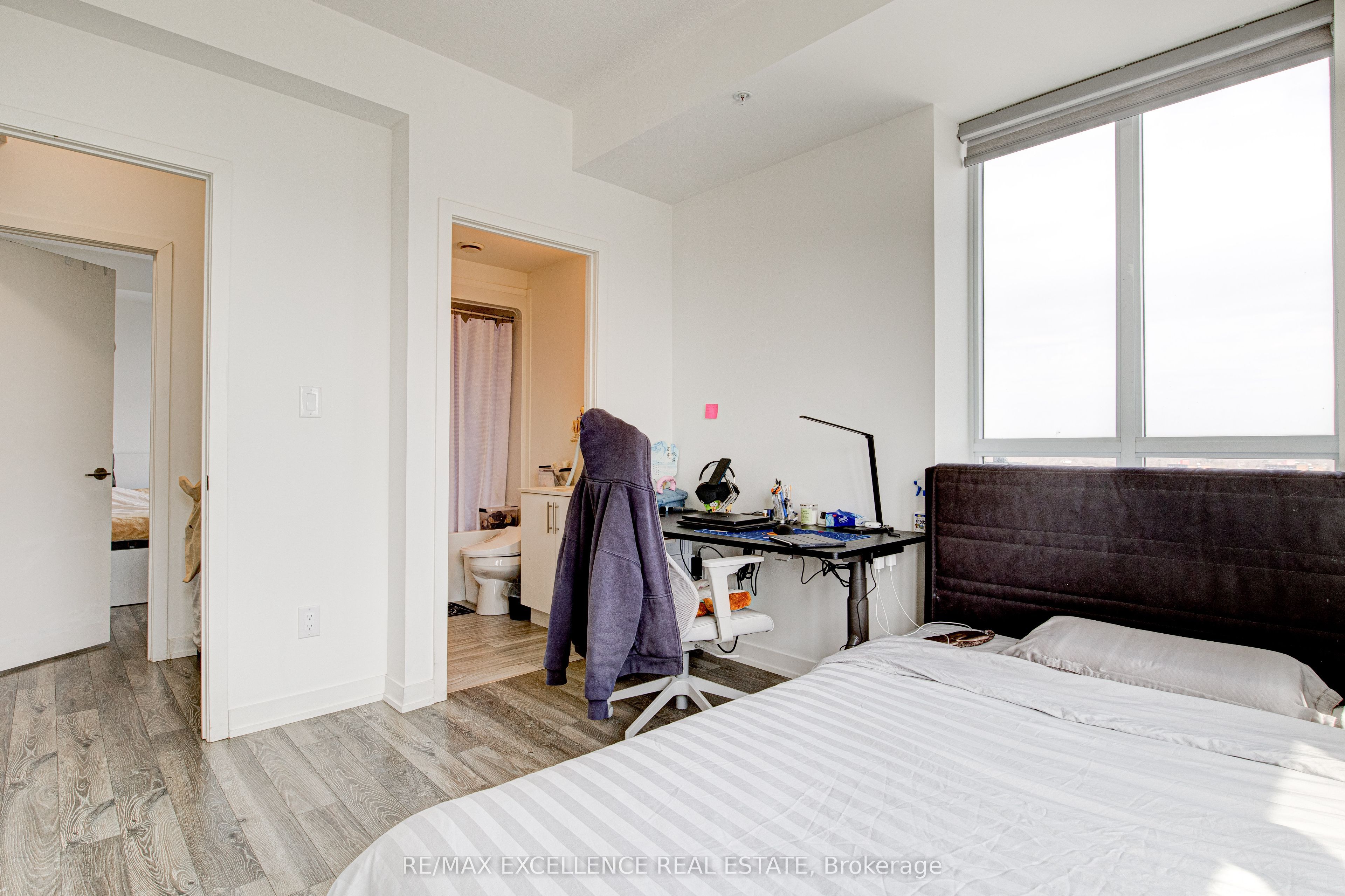128 King Street N, #1402