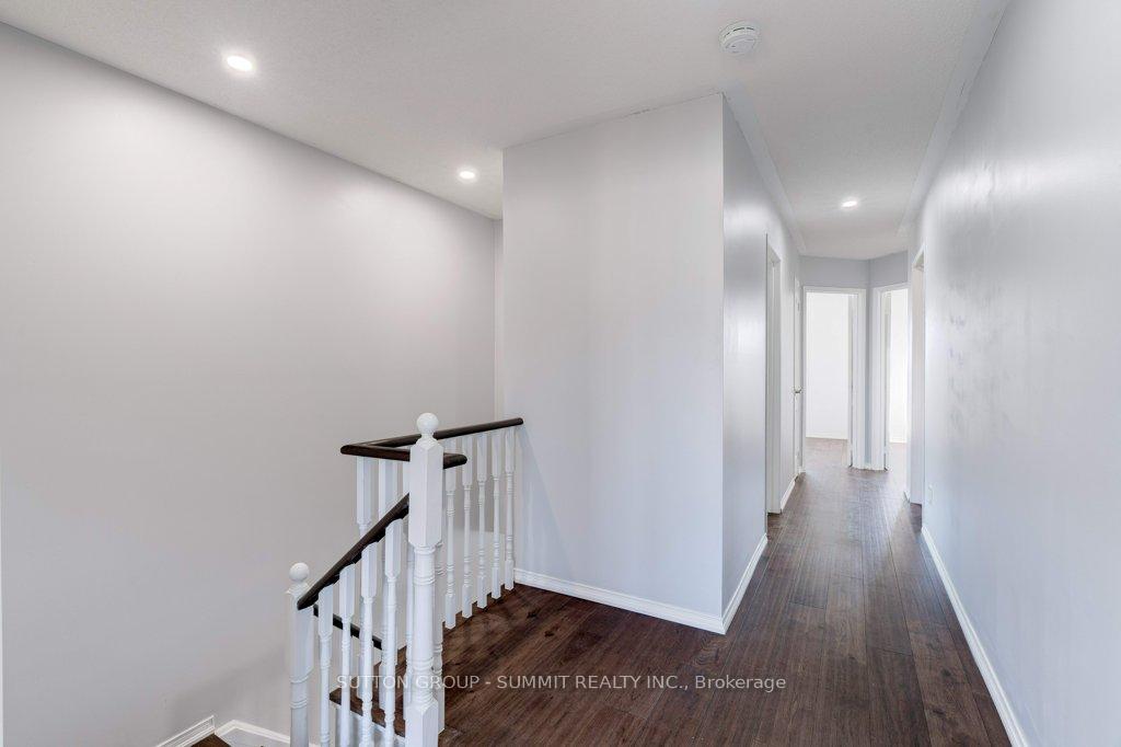 3 Bedrooms Condo at 1489 Heritage,  Oakville For sale