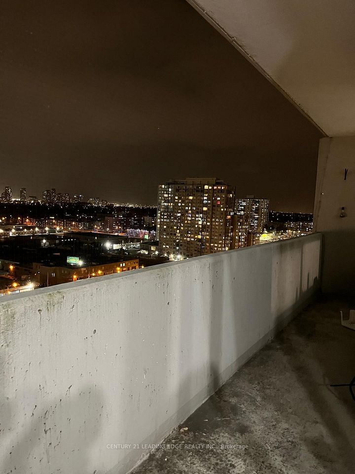 https://trreb-image.ampre.ca/eu6mN6rGZSU44q-HIAI4UyX8smhsb4IGYHXxo844pxg/rs:fit:960:960/wm:.5:so:0:50:.4/wmsh:10/wmt:PHNwYW4gZm9yZWdyb3VuZD0nd2hpdGUnIGZvbnQ9JzY4Jz5DRU5UVVJZIDIxIExFQURJTkcgRURHRSBSRUFMVFkgSU5DLiwgQnJva2VyYWdlPC9zcGFuPg/L3RycmViL2xpc3RpbmdzLzQxLzAxLzk3LzQ4L3AvYWVmYTU0NTQtNjJhNy00NDA4LWJiNDUtNTBjMzEzMjg2N2NmLkpQRw.jpg