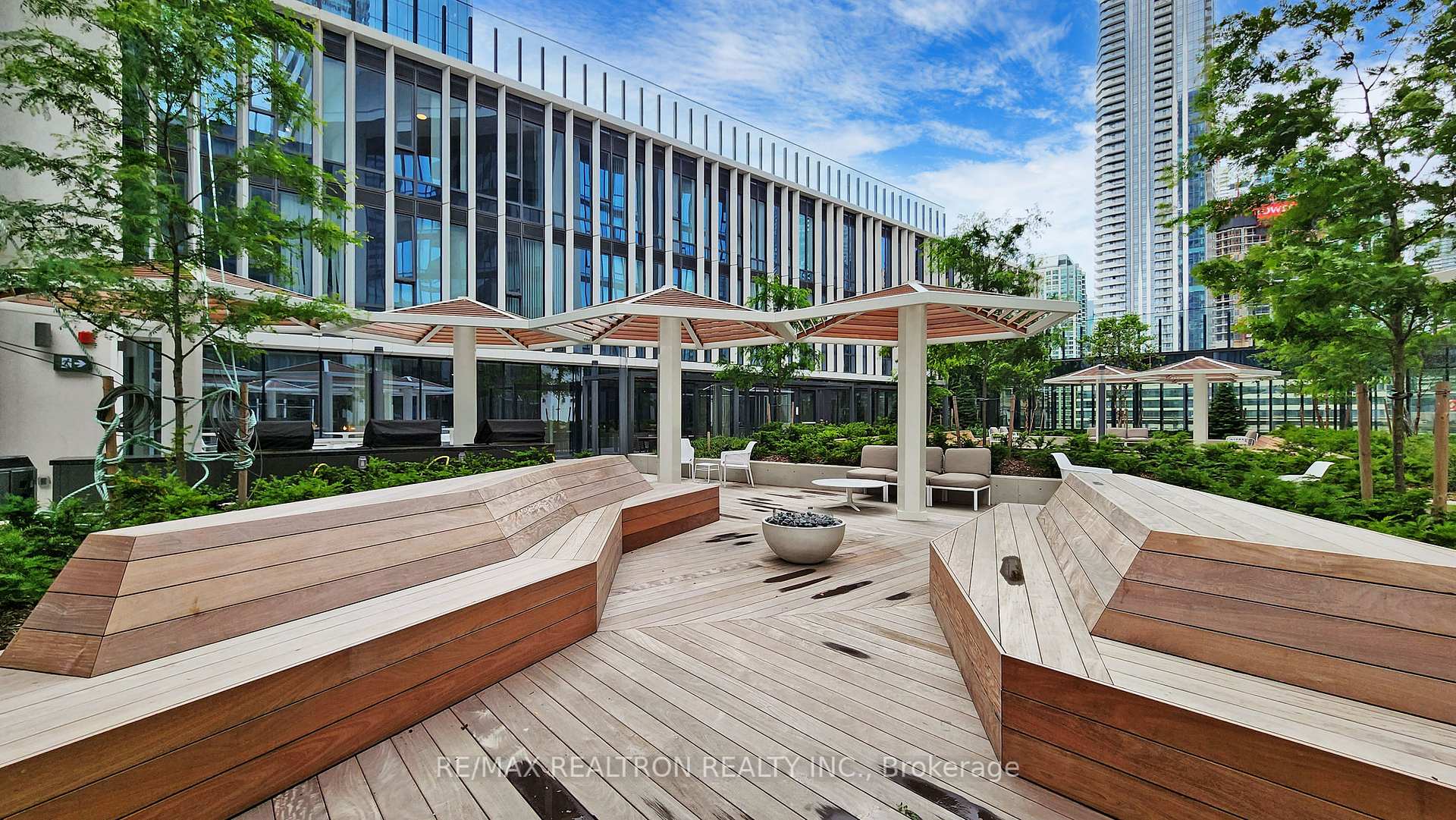 2 Bedrooms Condo at 138 Downes, Toronto For sale