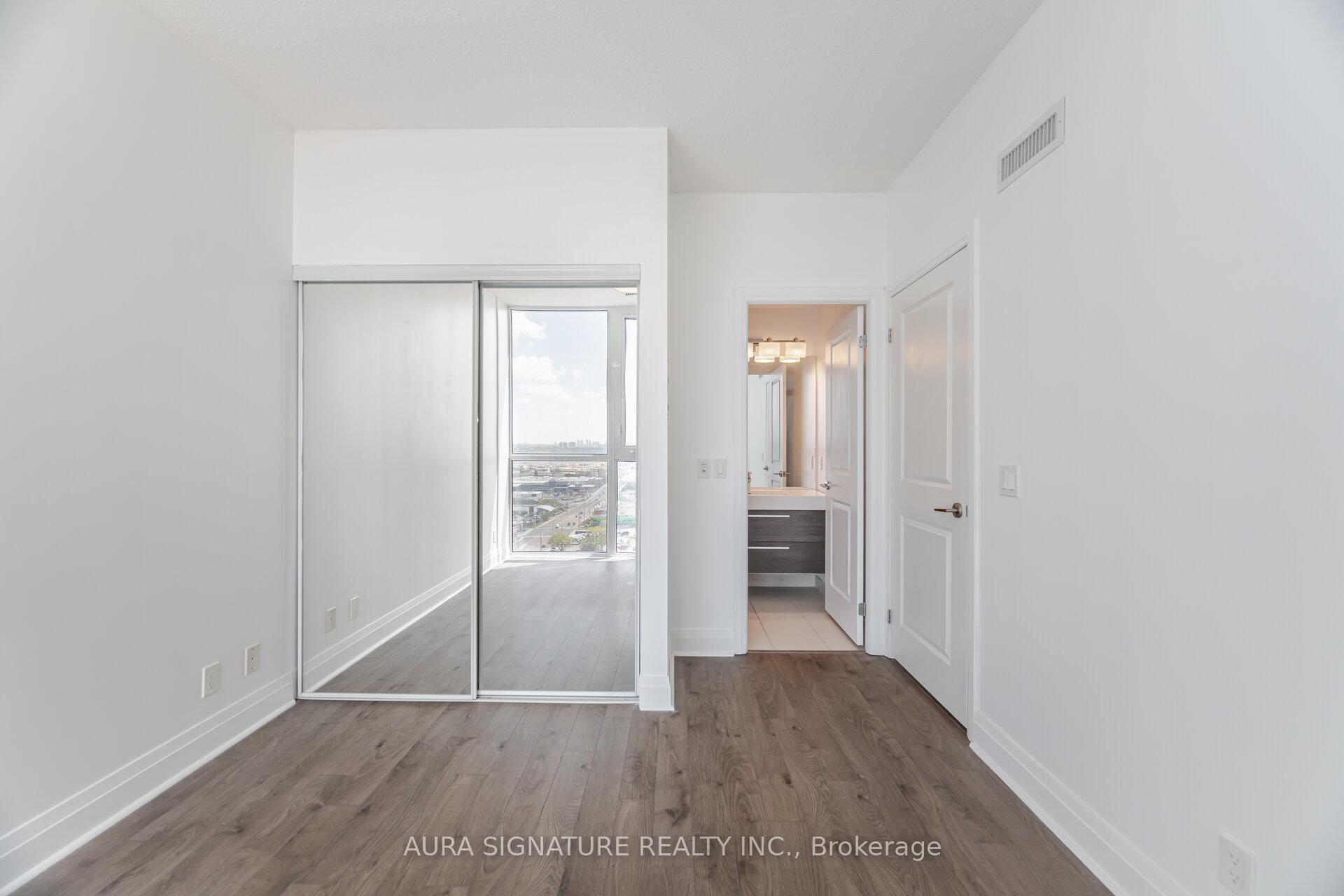 2 Bedrooms Condo at 15 Zorra, Toronto For sale