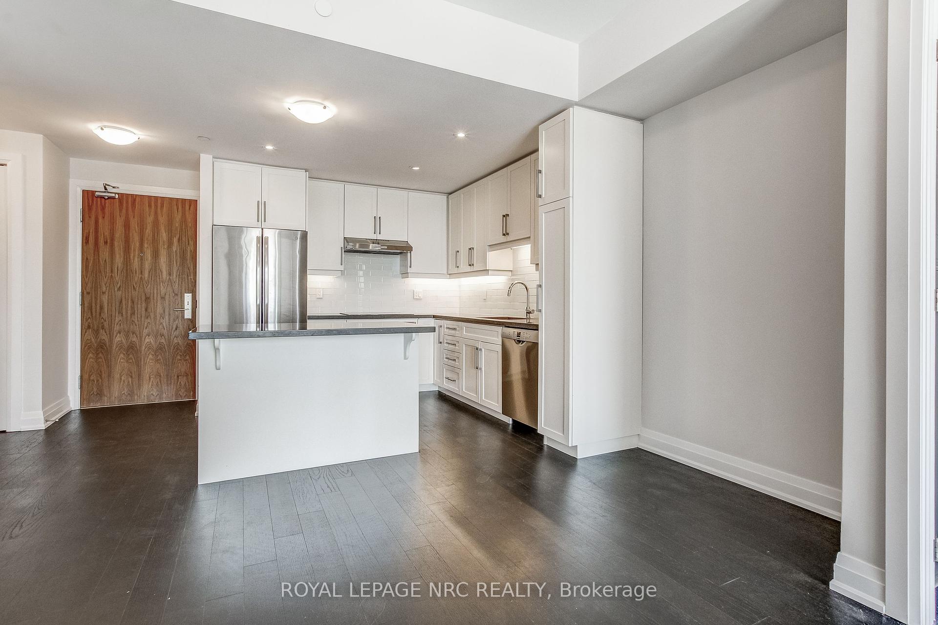 2 Bedrooms Condo at 2025 Maria, Burlington For sale