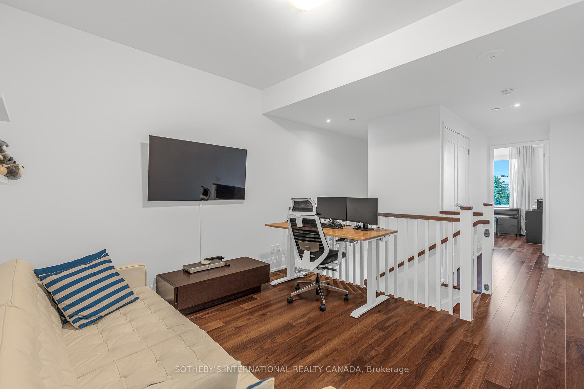 4 Bedrooms Condo at 25 Malcolm, Toronto For sale
