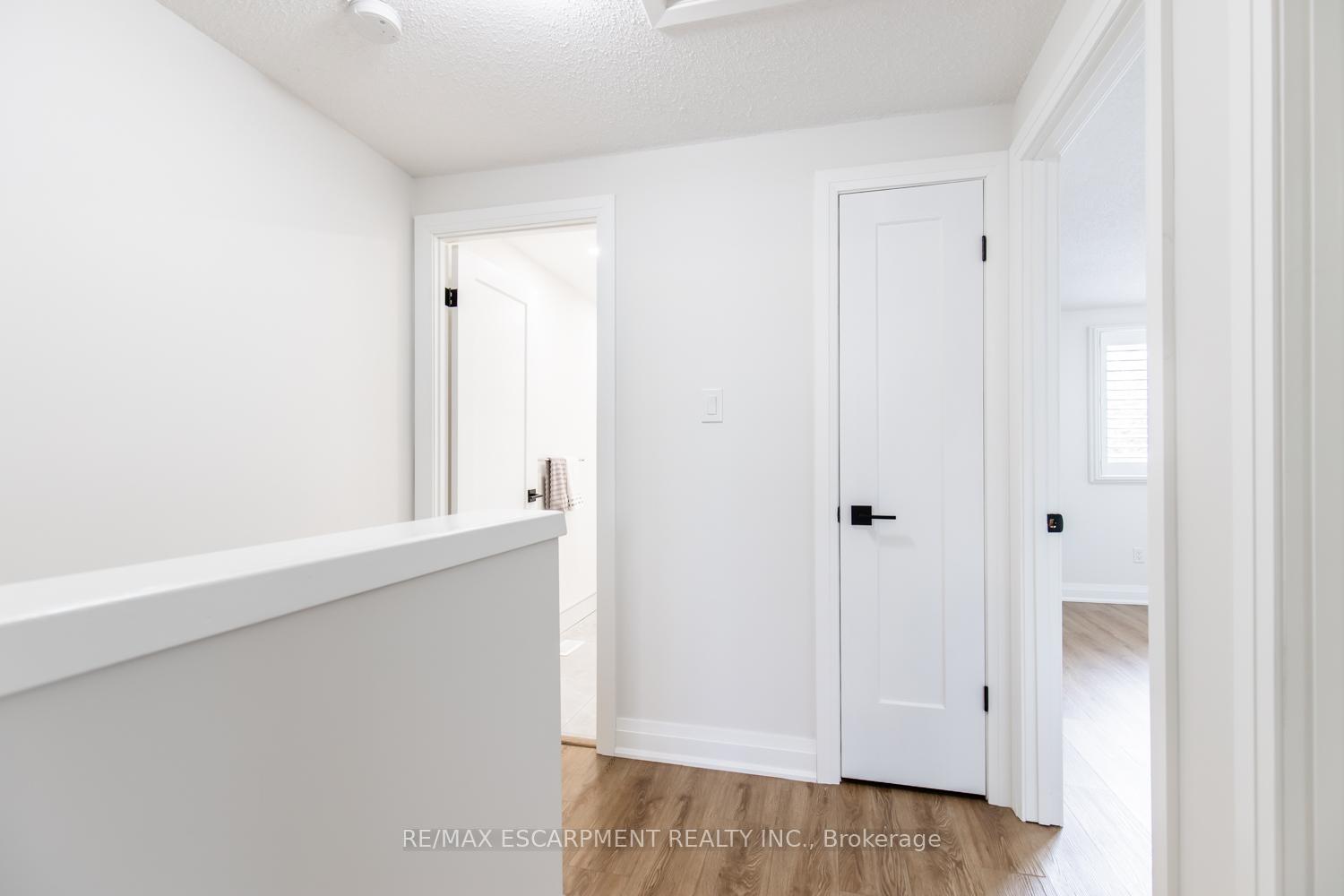 3 Bedrooms Condo at 150 Gateshead, Hamilton For sale