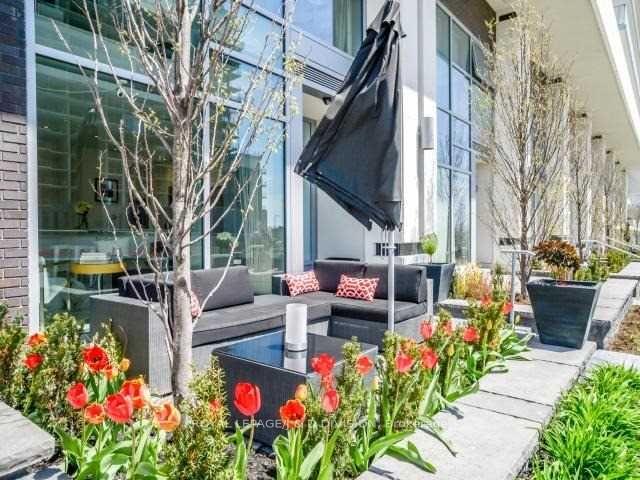 2 Bedrooms Condo at 80 Marine Parade, Toronto For sale