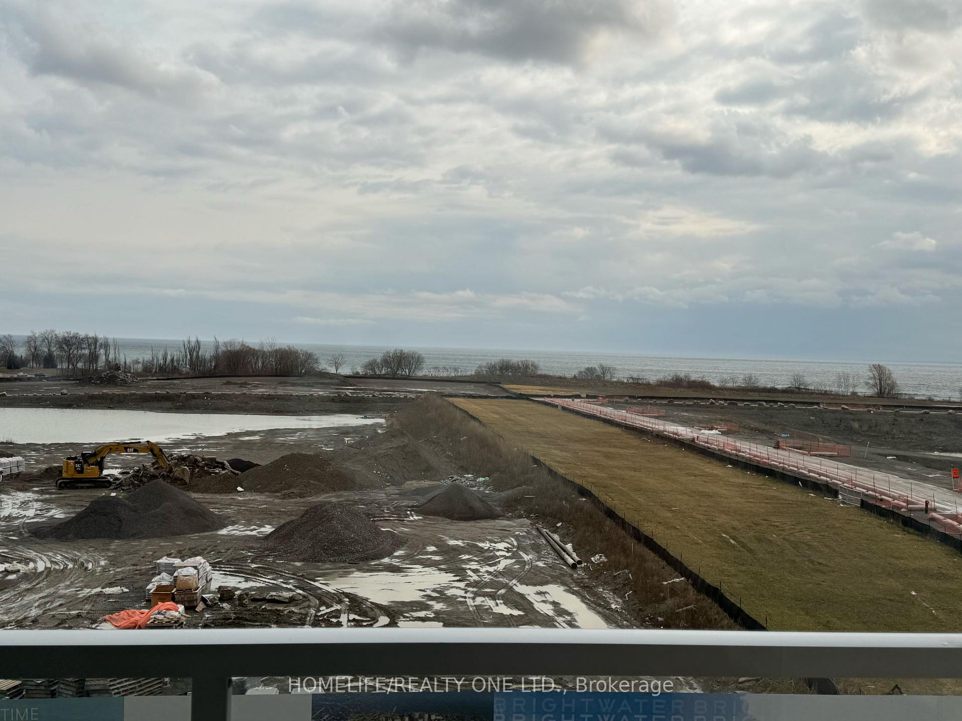 #421 – 220 Missinnihe Way, Mississauga, ON L5H 0A9