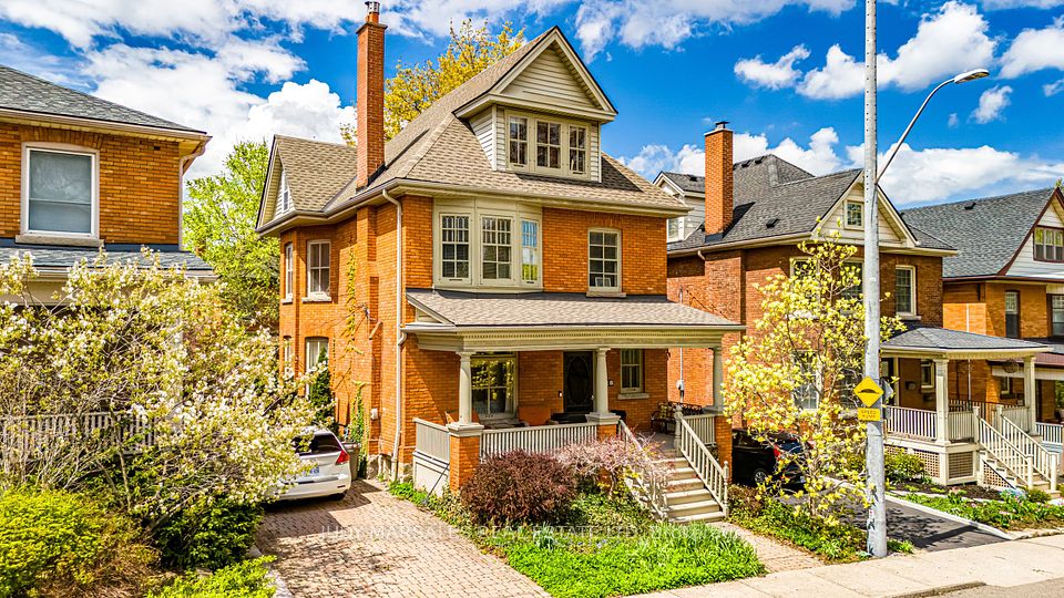 18 Spruceside