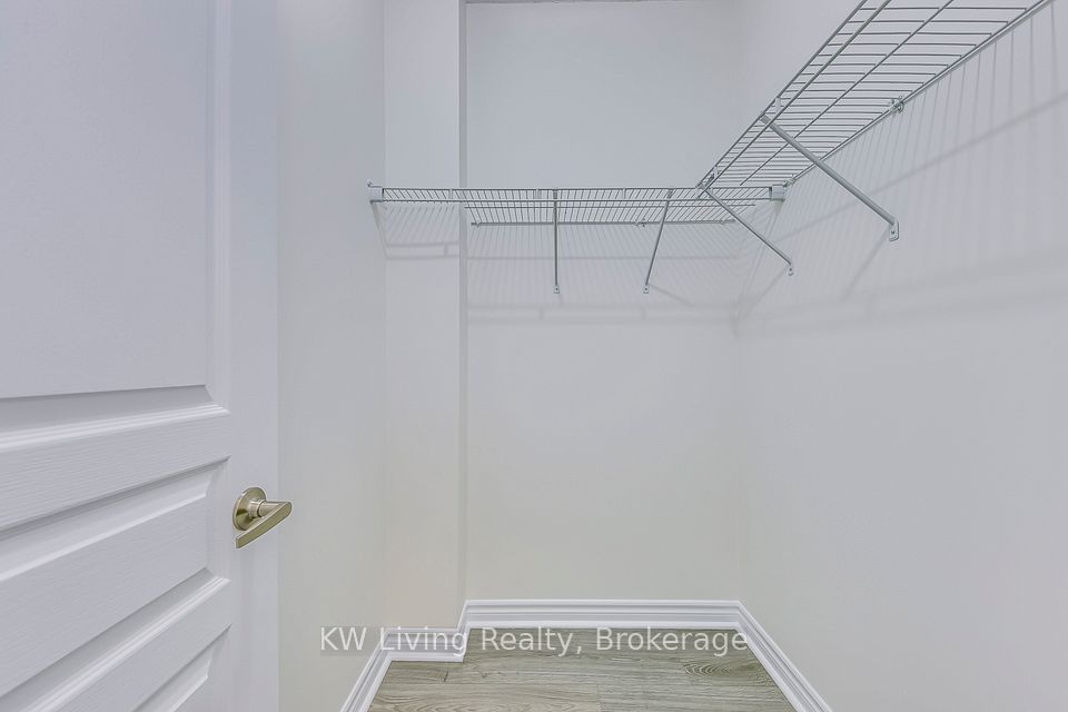 https://trreb-image.ampre.ca/evZN25Hq06jofQHWk7s9LauMRck6caHzPbn7K9aSmmk/rs:fit:960:960/wm:.5:so:0:50:.4/wmsh:10/wmt:PHNwYW4gZm9yZWdyb3VuZD0nd2hpdGUnIGZvbnQ9JzY4Jz5LVyBMaXZpbmcgUmVhbHR5LCBCcm9rZXJhZ2U8L3NwYW4-/L3RycmViL2xpc3RpbmdzLzQxLzAyLzk0LzAyL3AvNjAzYTc2MzAtYTA4My00NGU0LTliNmMtNTZmOWJhOWY5ZjY3LmpwZw.jpg