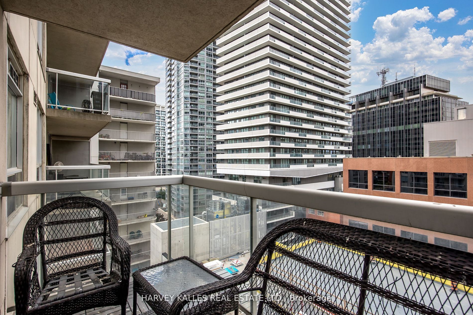 43 Eglinton Avenue E 1201