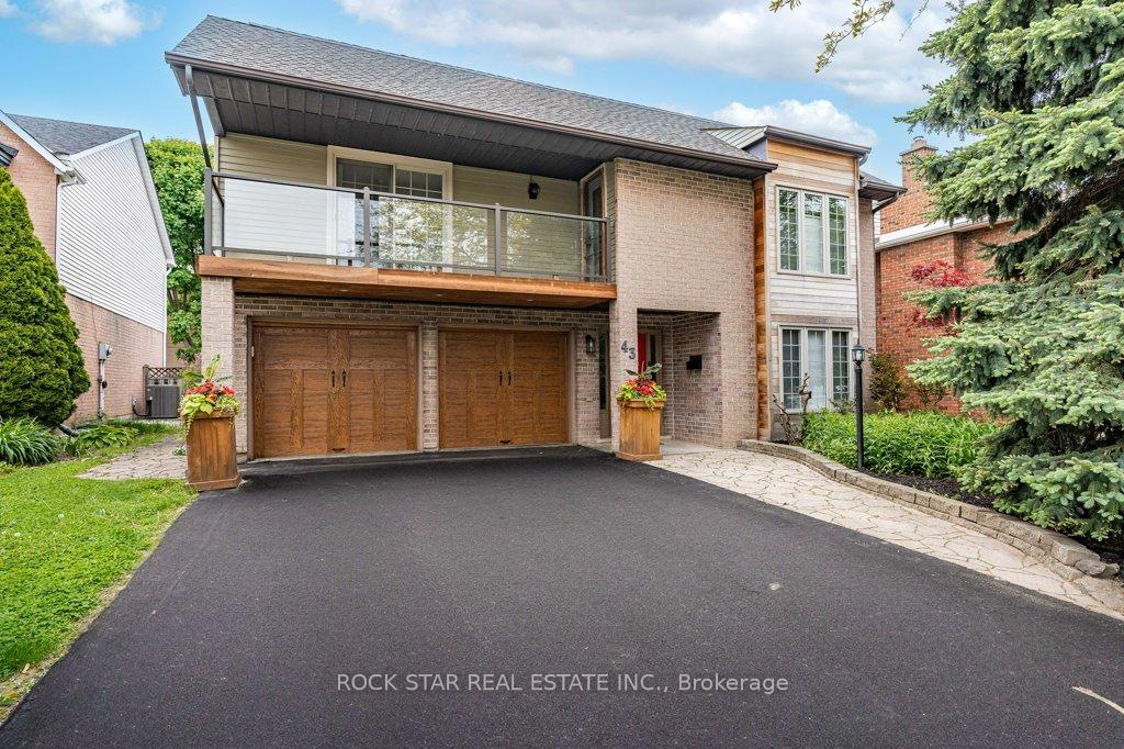 43 OCEANIC Drive, Hamilton, ON L8E 4H4